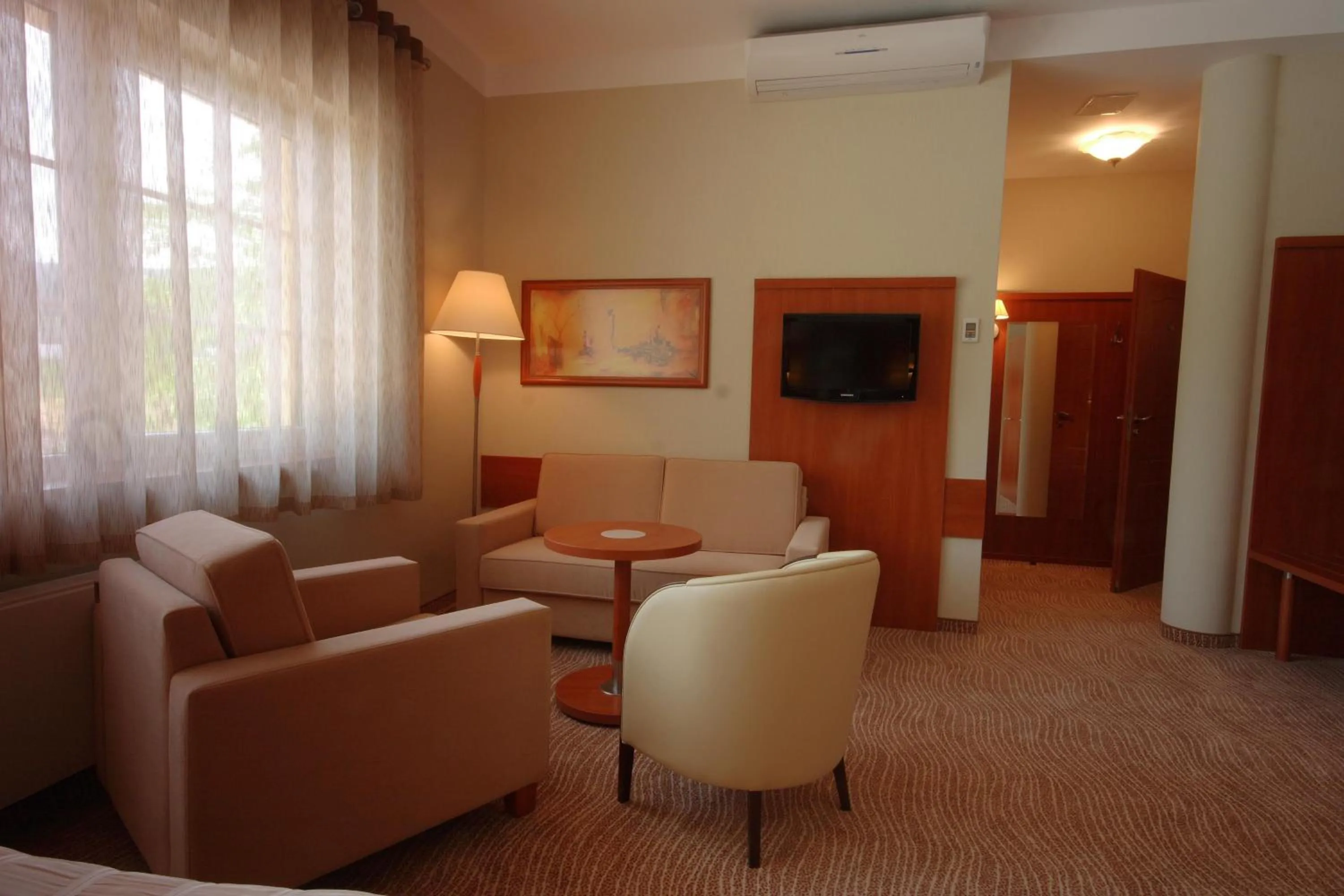 TV and multimedia in Hotel Sahara