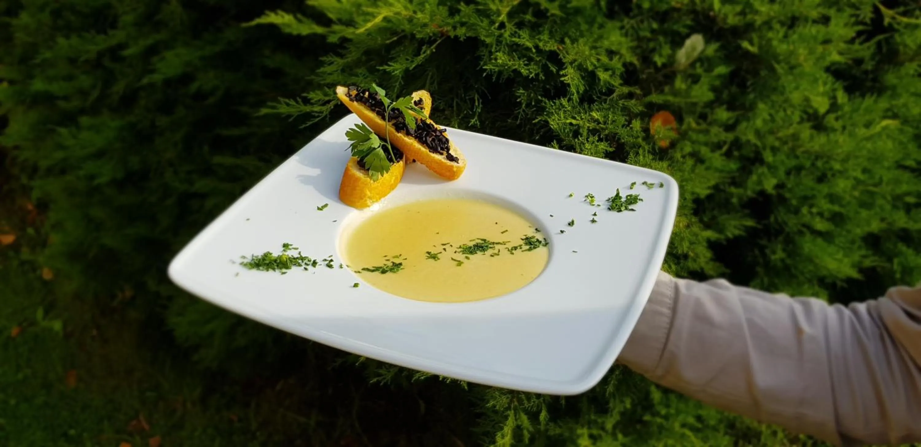 Lunch in Hotel Sahara