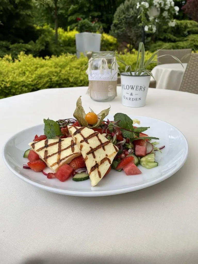 Restaurant/places to eat in Hotel Sahara