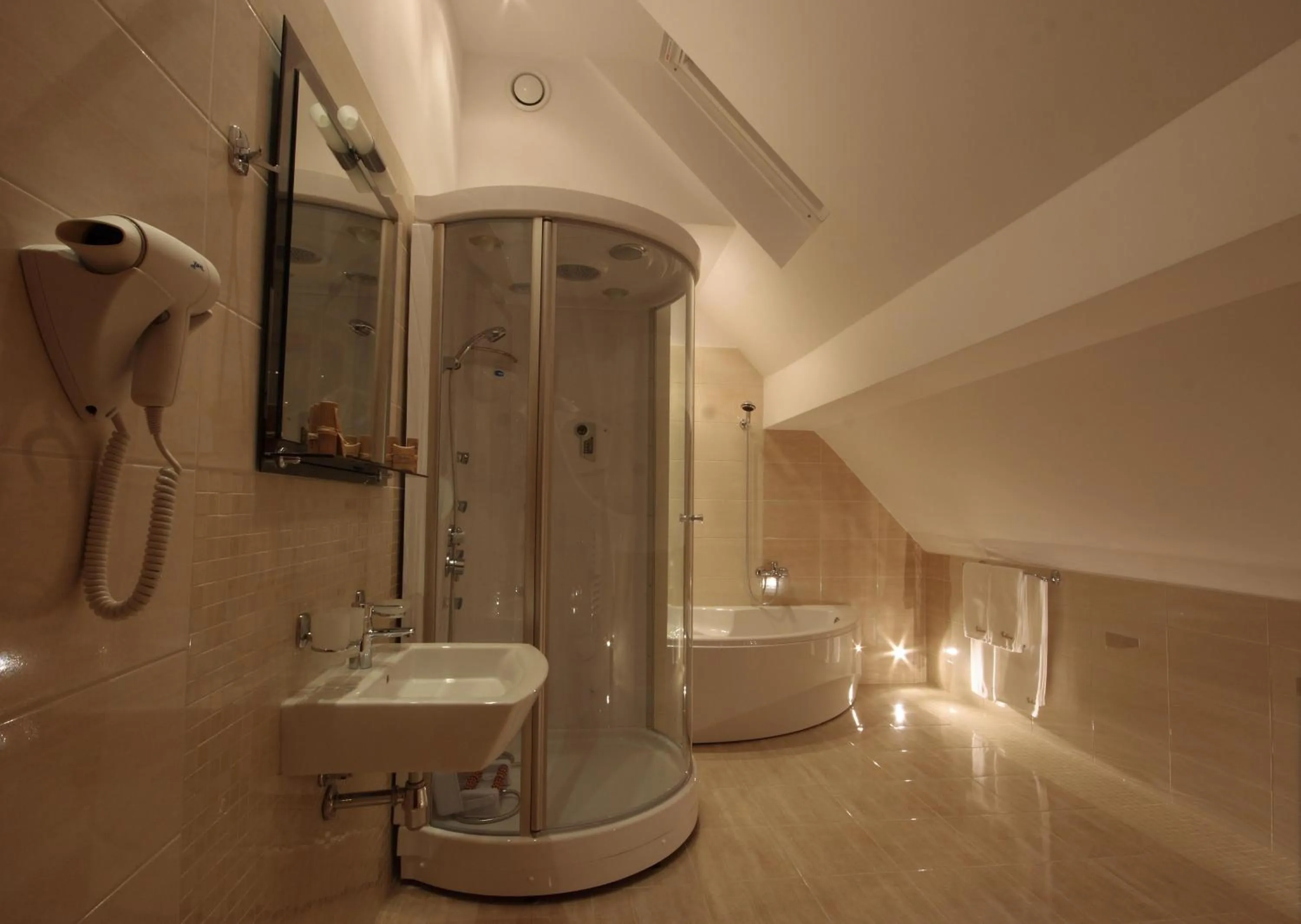 Bathroom in Hotel Sahara