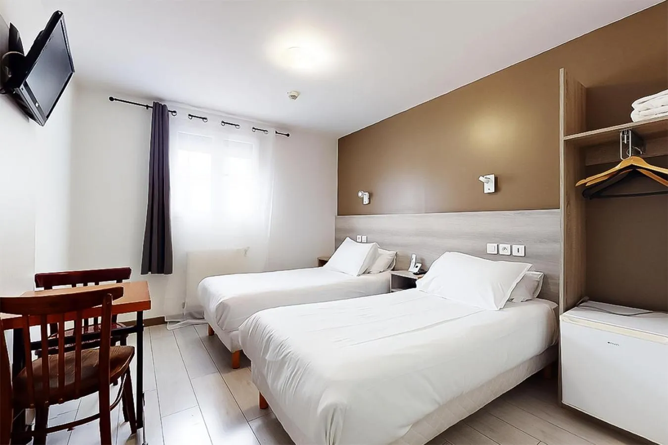 Bed in Hôtel de Ménilmontant