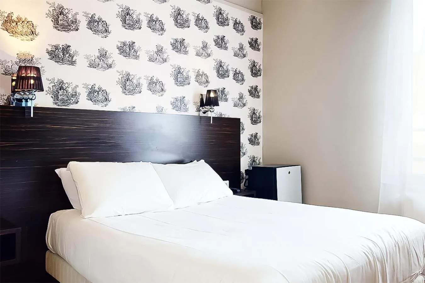 Bed in Hôtel de Ménilmontant