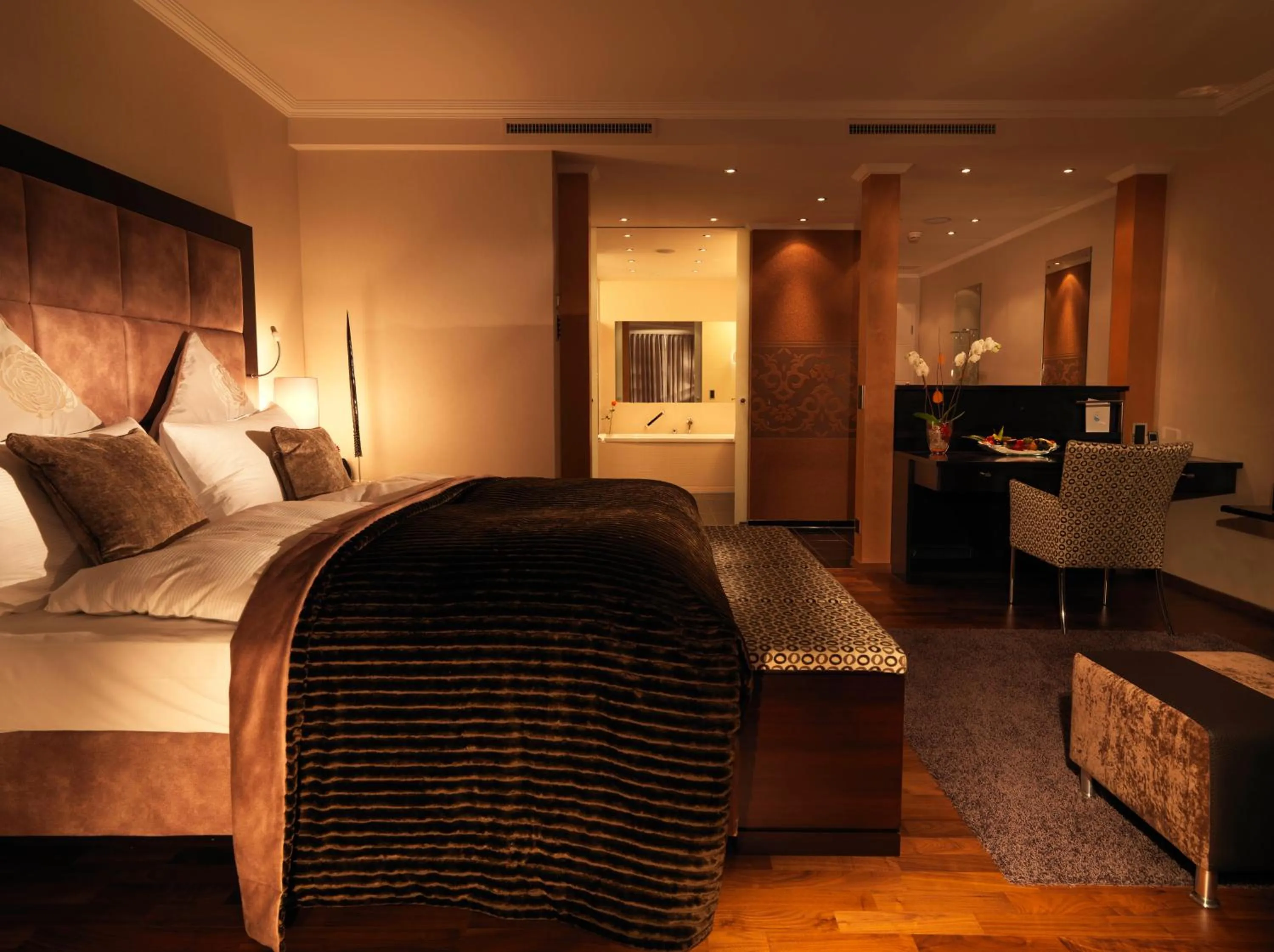 Photo of the whole room, Bed in Le Mirador Resort & Spa