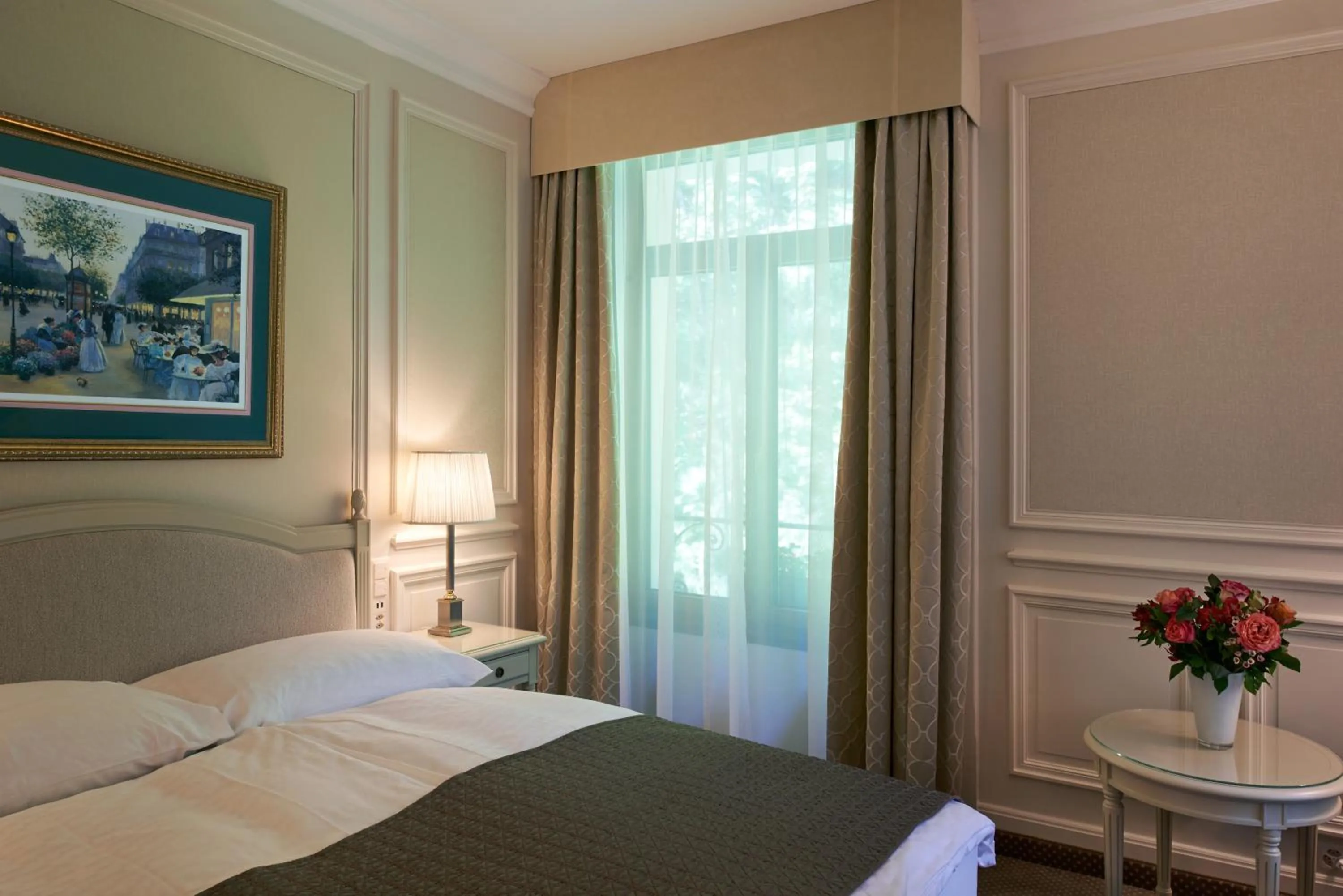 Bed in Le Mirador Resort & Spa