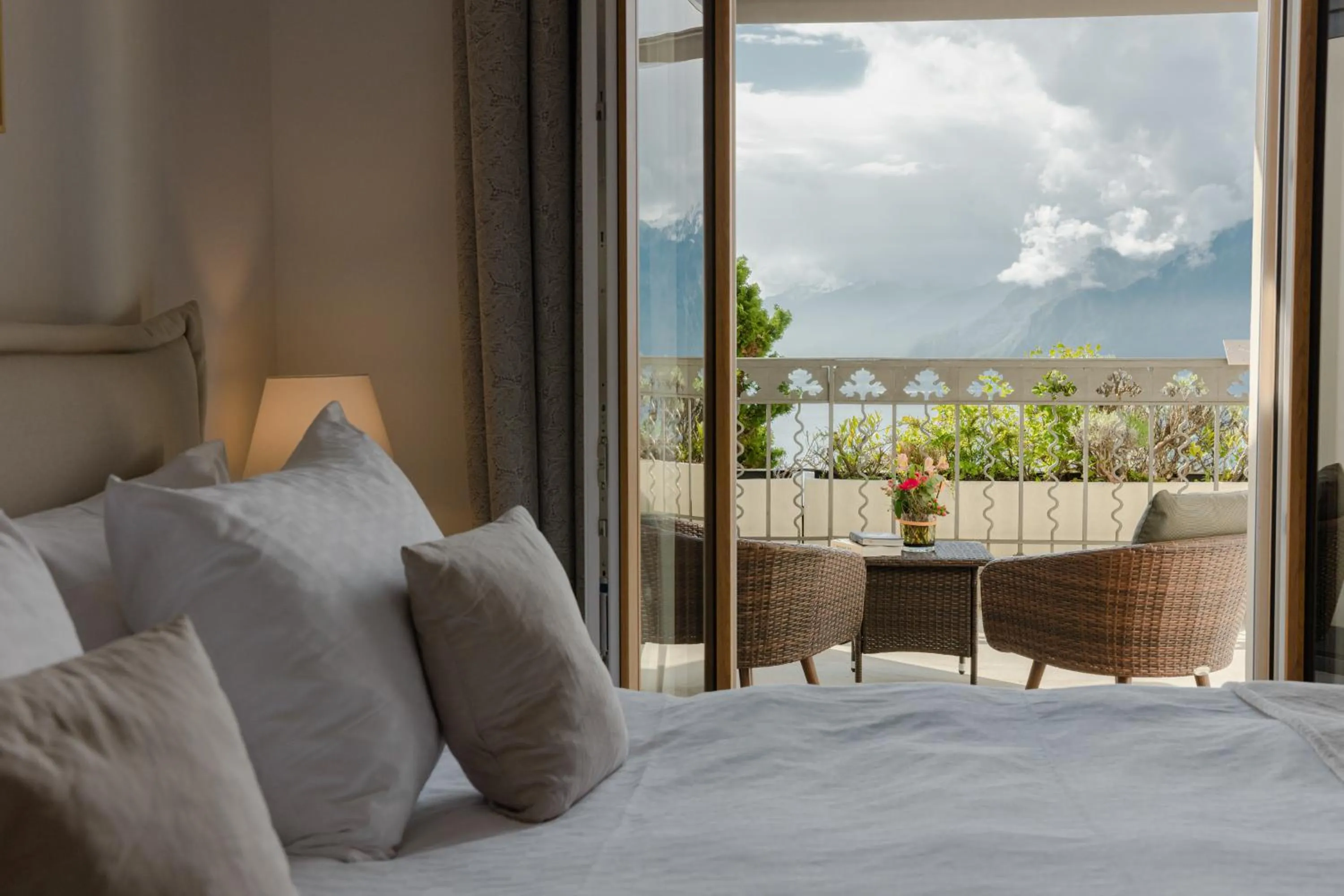 Bed in Le Mirador Resort & Spa