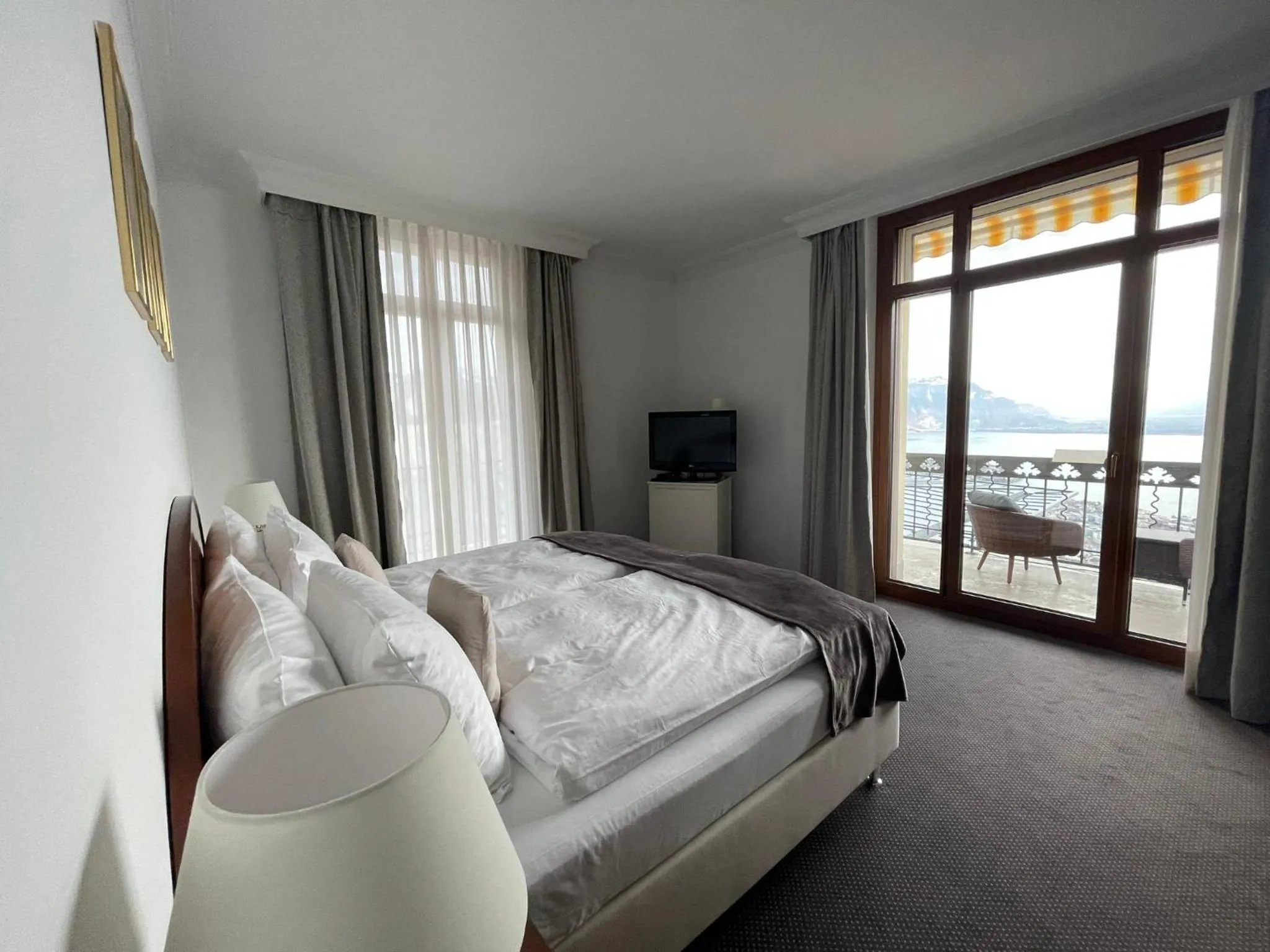 Bedroom, Bed in Le Mirador Resort & Spa