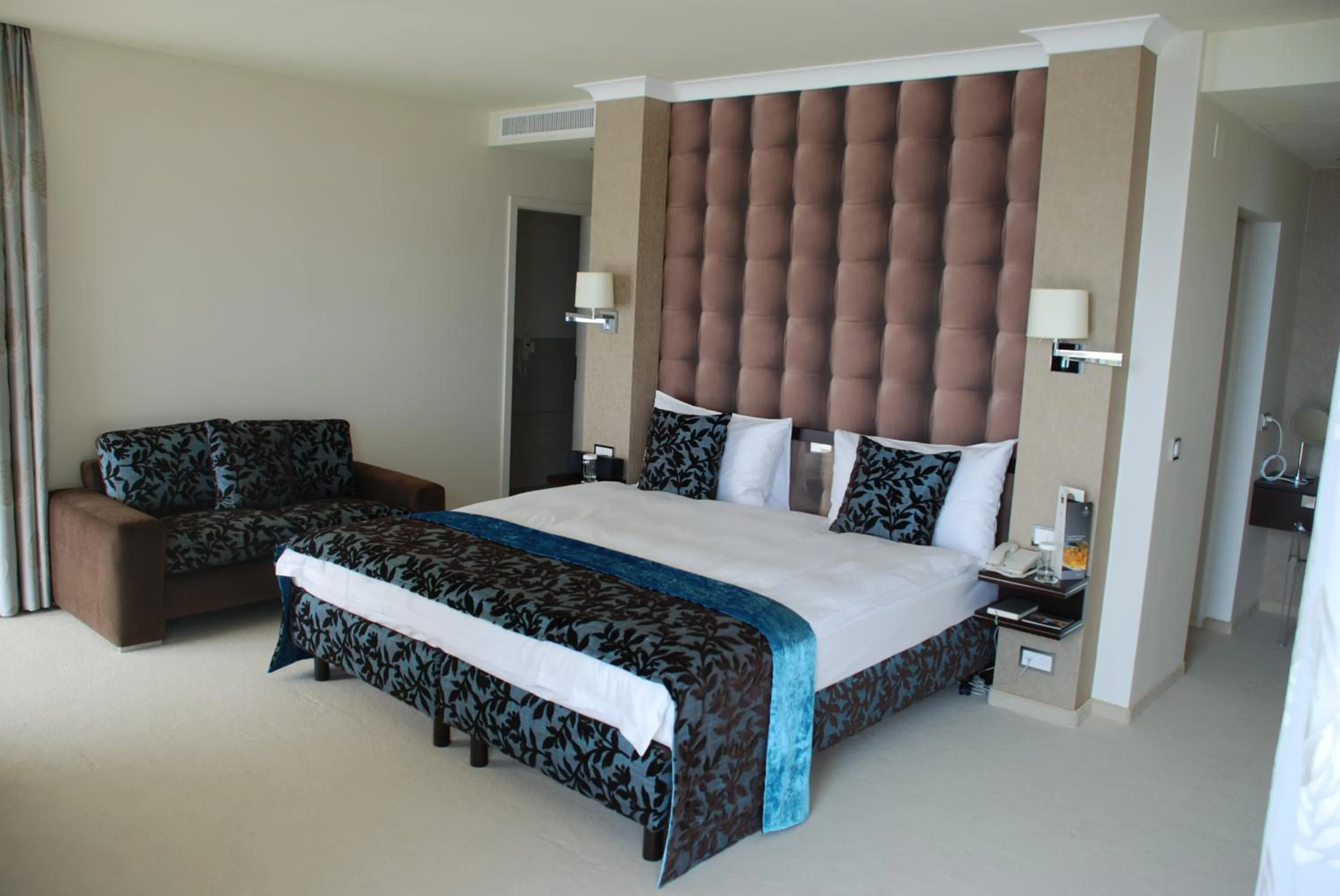 Bedroom, Bed in Le Mirador Resort & Spa