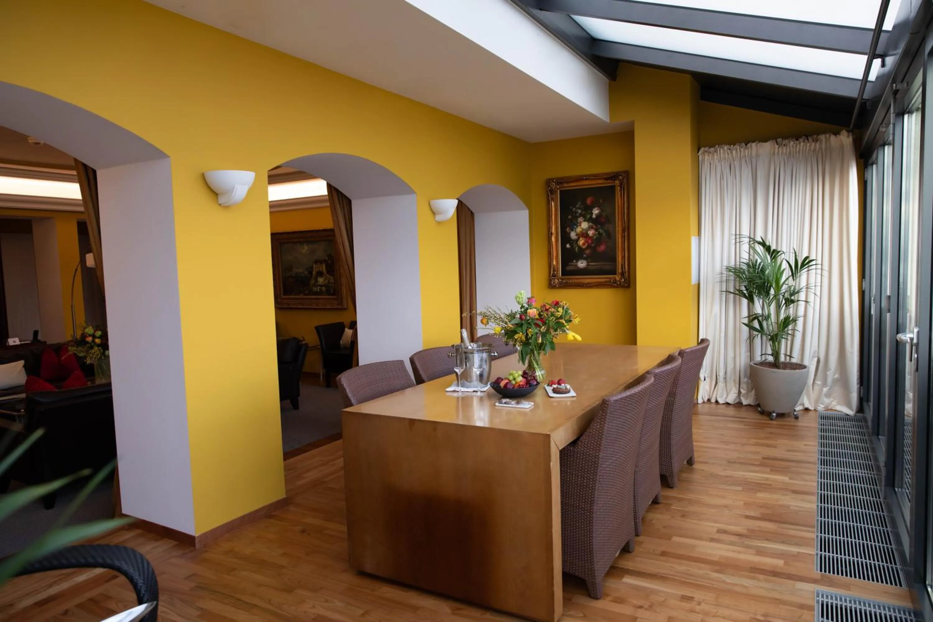 Dining area in Le Mirador Resort & Spa