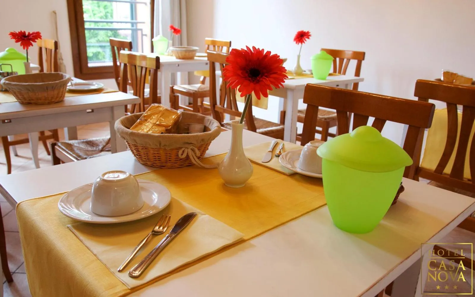 Restaurant/places to eat in Hotel Casanova