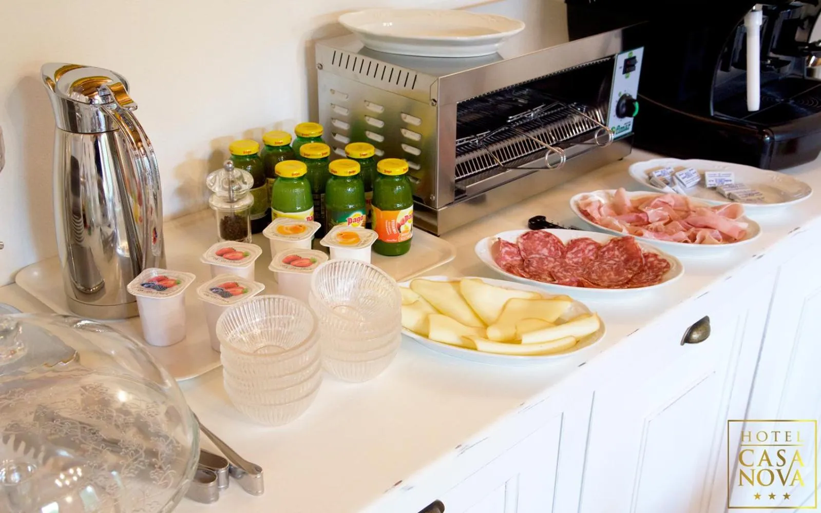 Coffee/tea facilities in Hotel Casanova