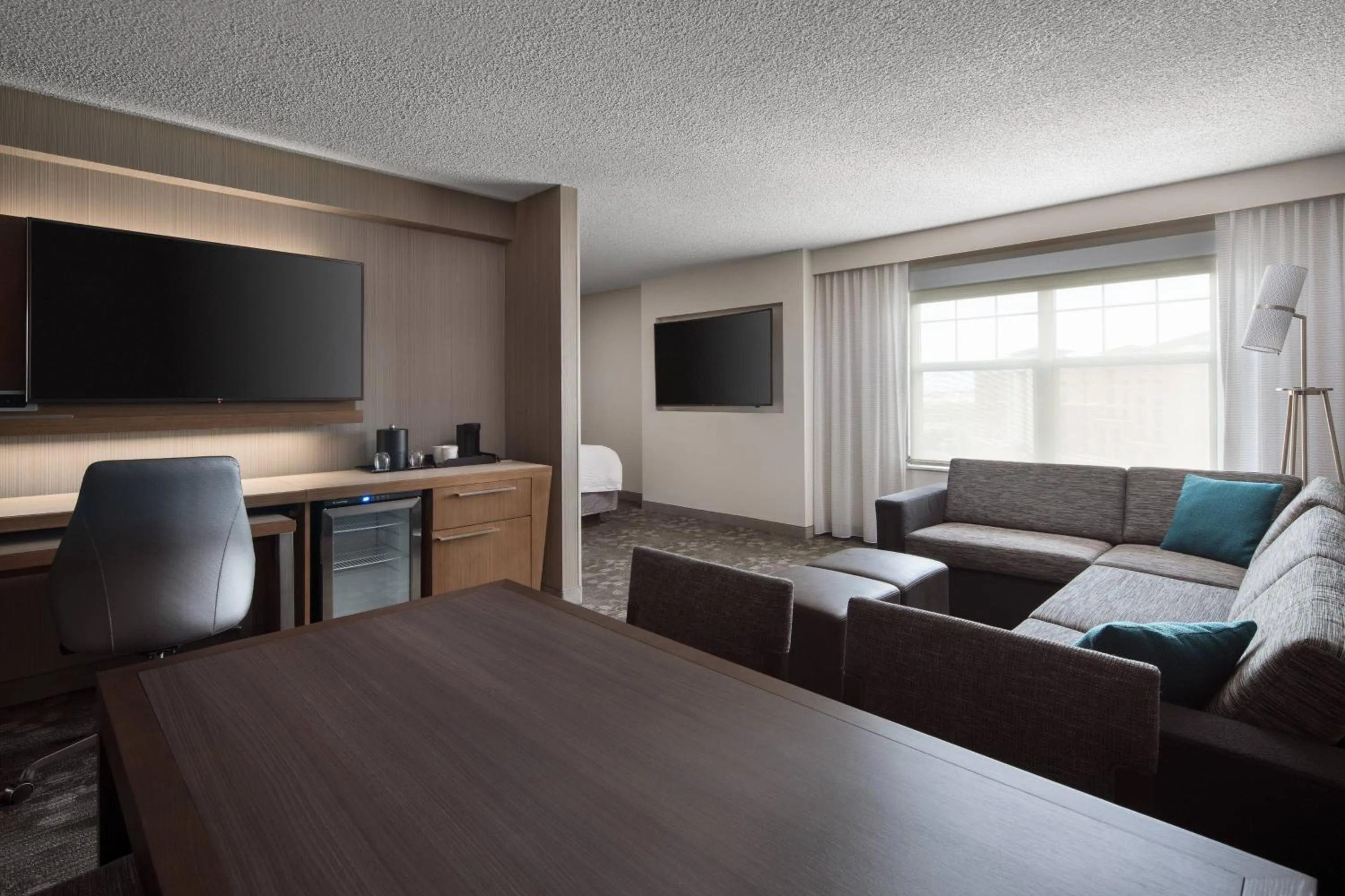 Photo of the whole room in Courtyard Denver Airport at Gateway Park