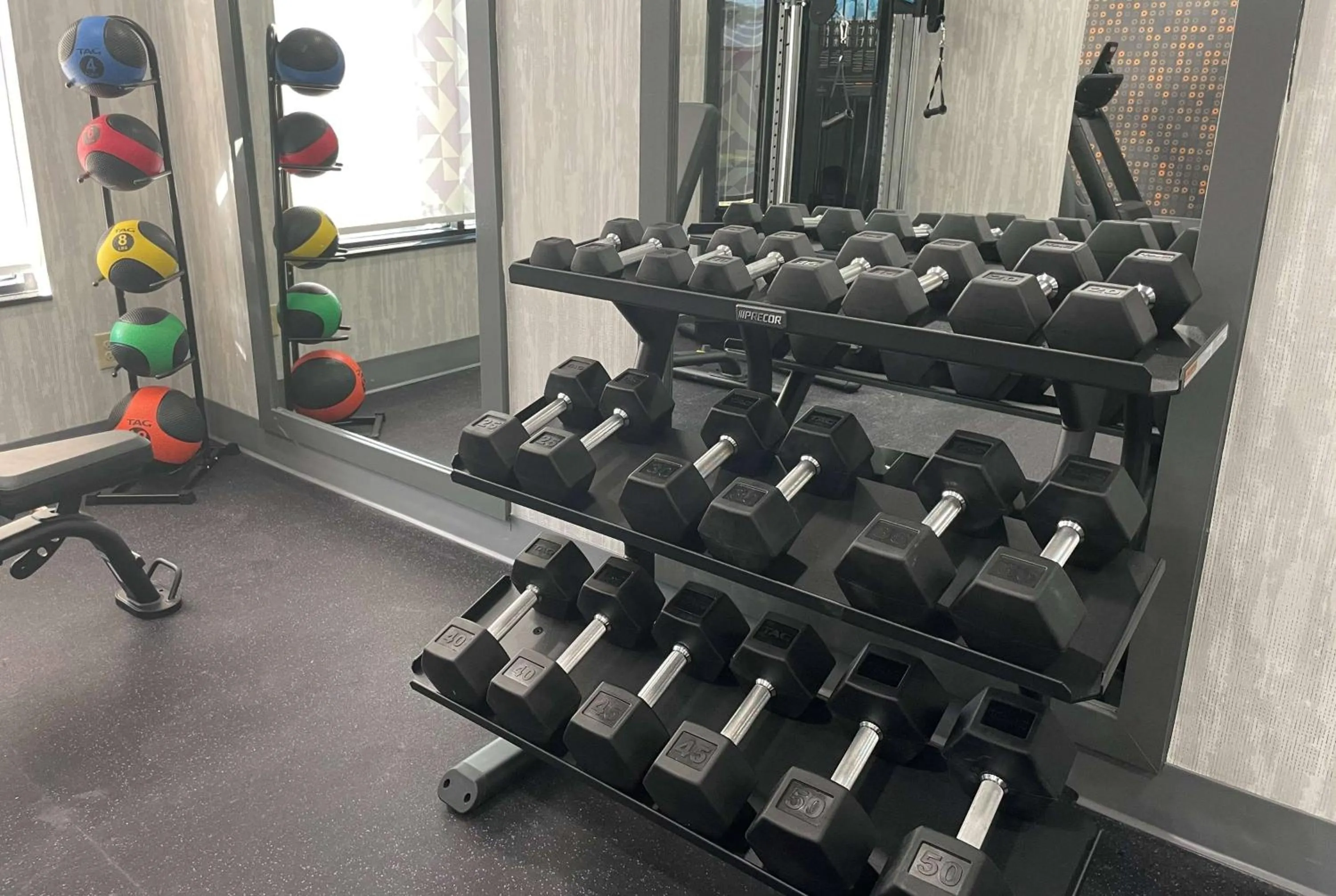 Fitness centre/facilities in La Quinta Inn & Suites by Wyndham Tulsa Midtown
