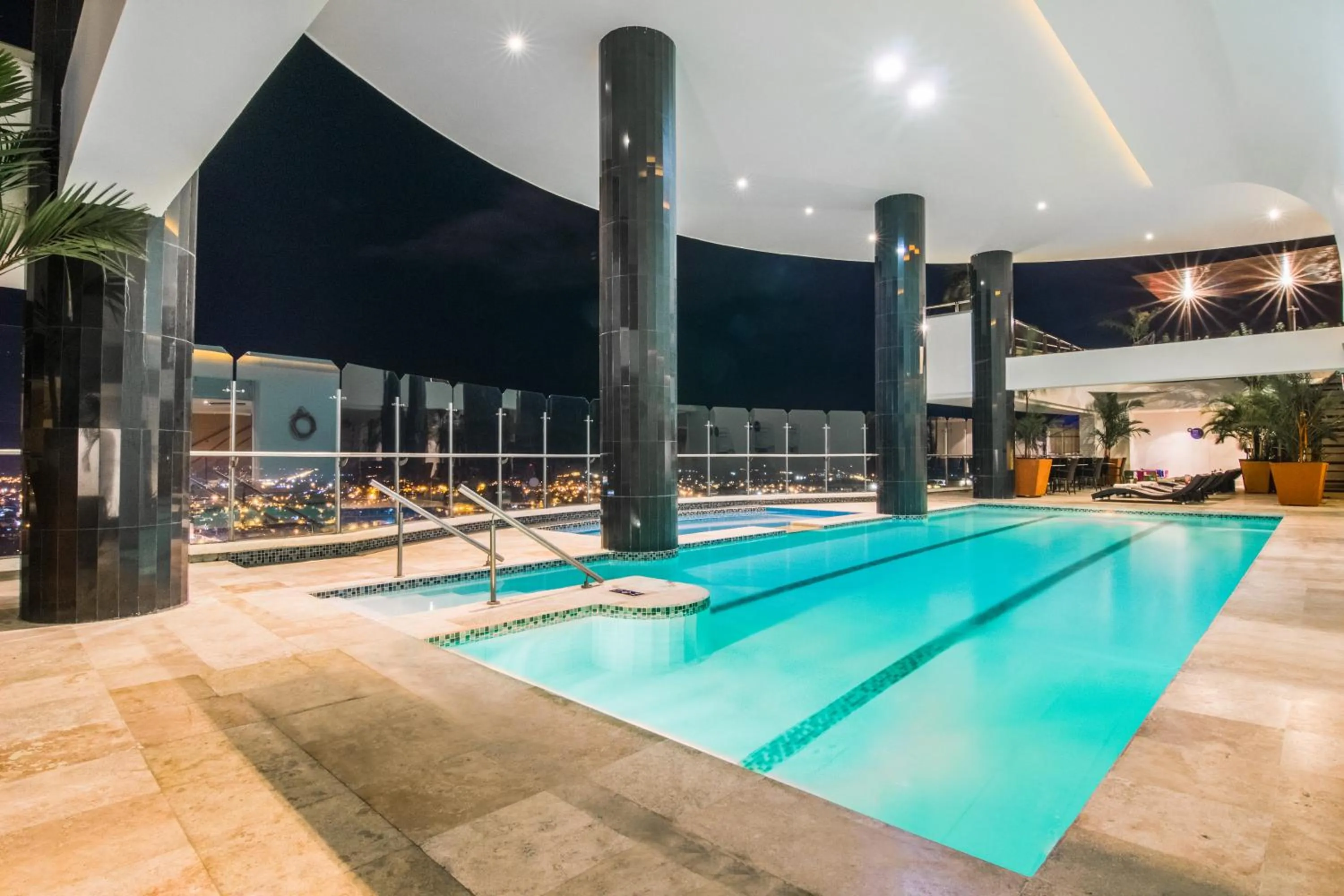 Pool view in GHL Hotel Grand Villavicencio