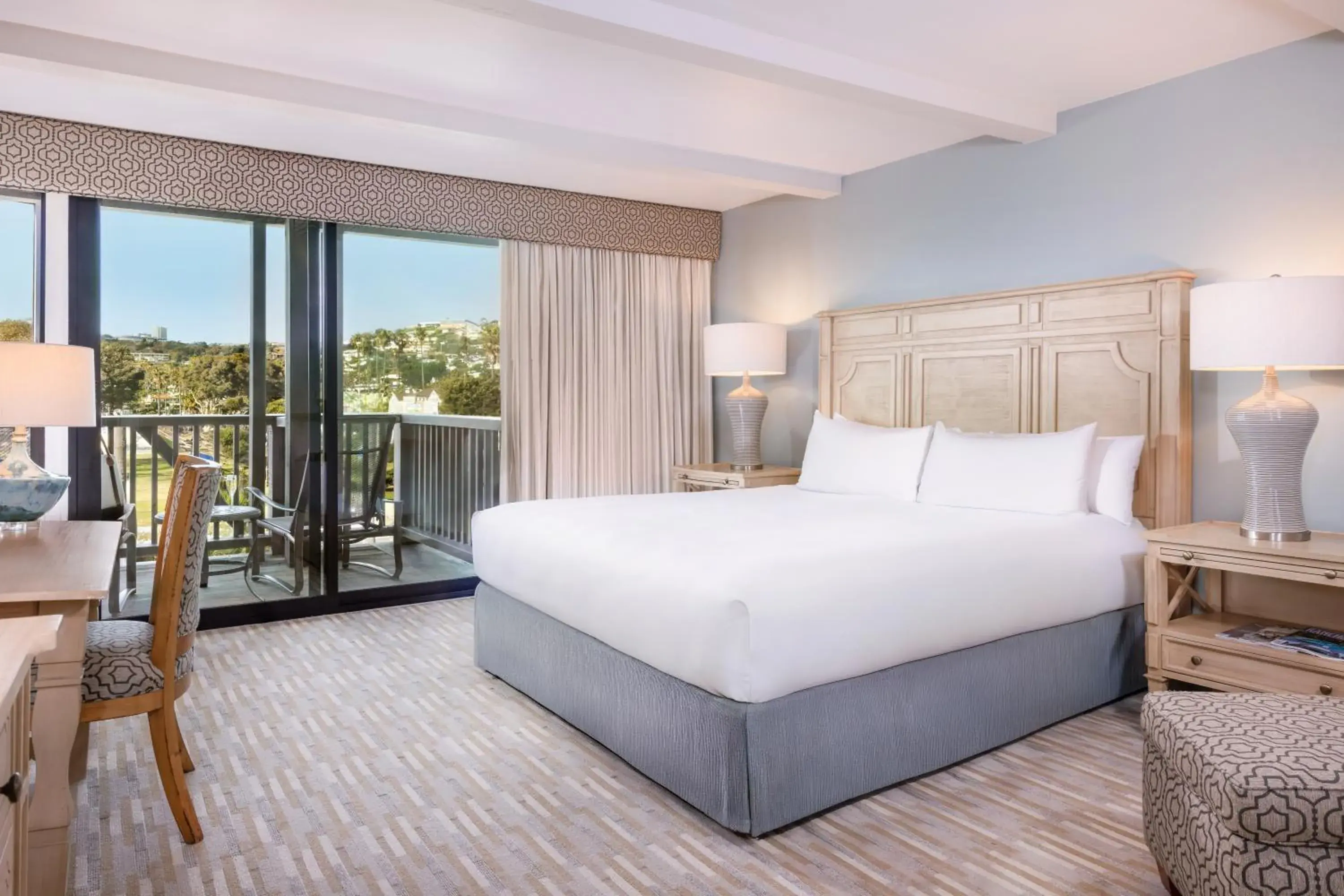 King Room with Sea View in La Jolla Shores Hotel King Room with Sea View in La Jolla Shores Hotel