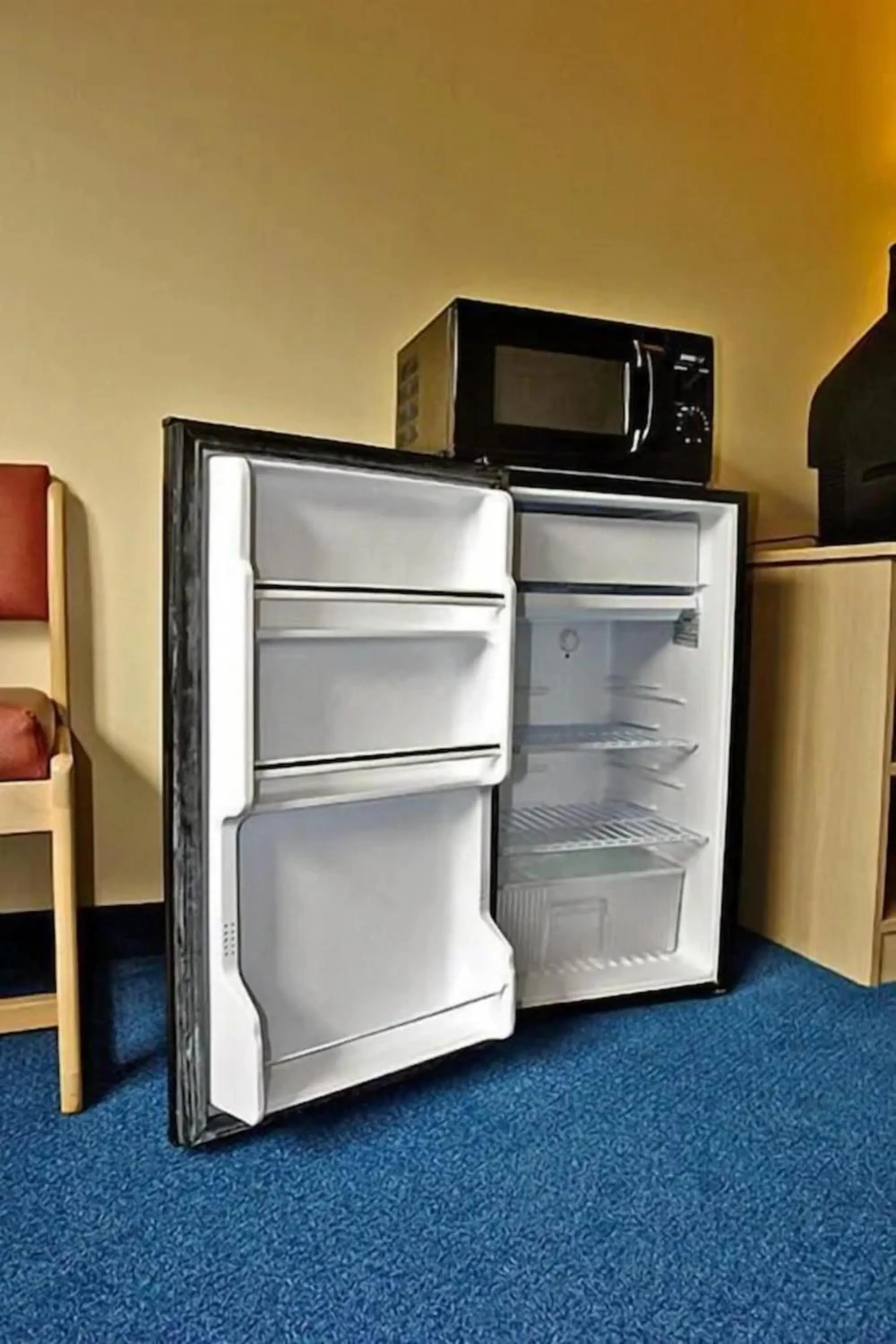 Kitchen or kitchenette in Motel 6-McKinney, TX - North