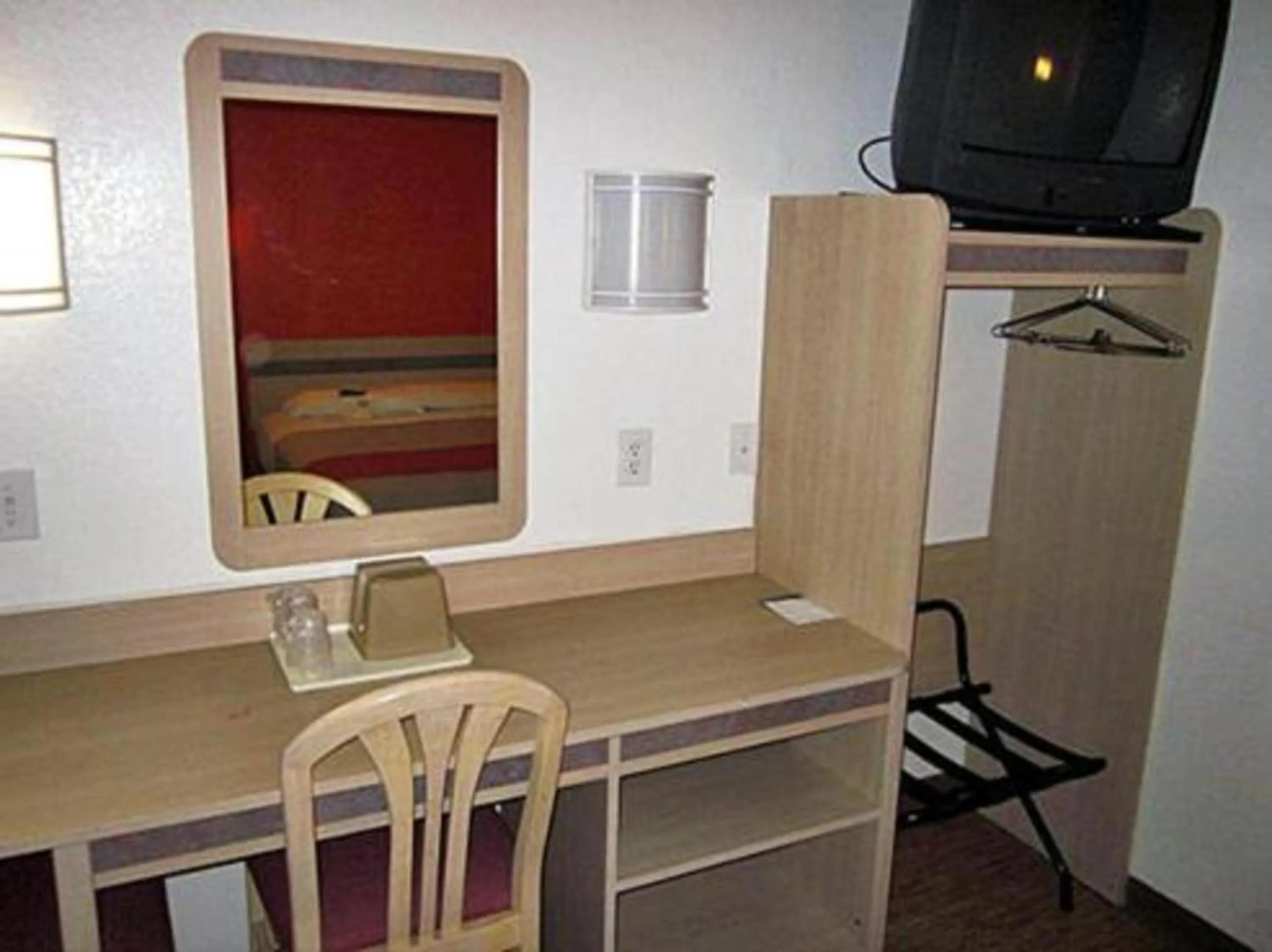 TV and multimedia in Motel 6-McKinney, TX - North