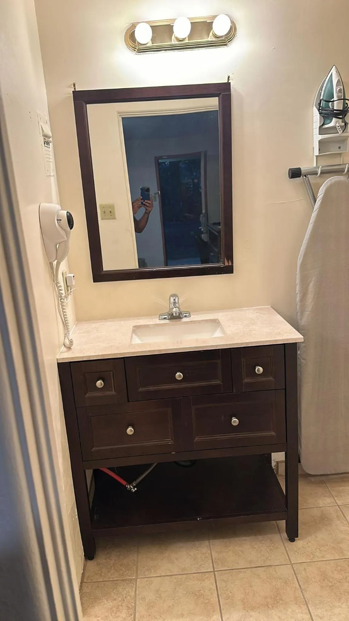 Bathroom in Deluxe Inn Of Roswell