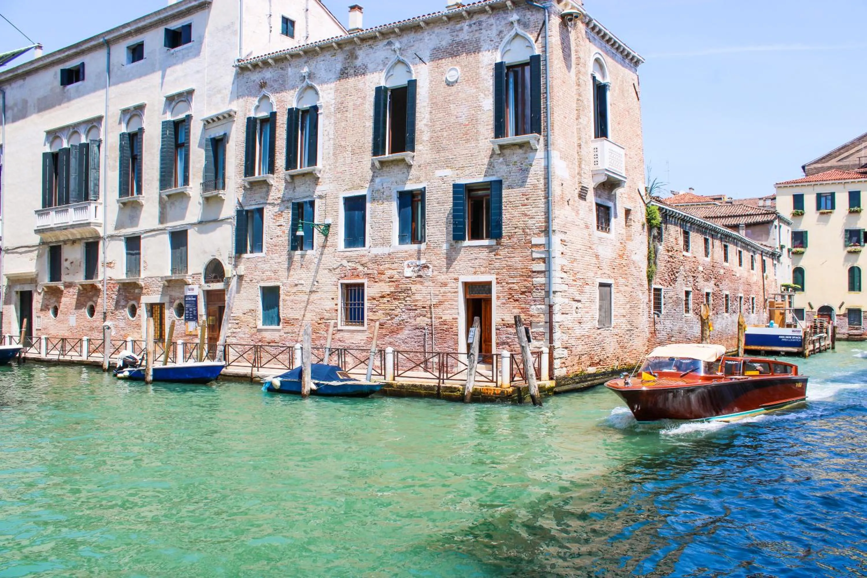 Day in Al Canal Regio - Guest House