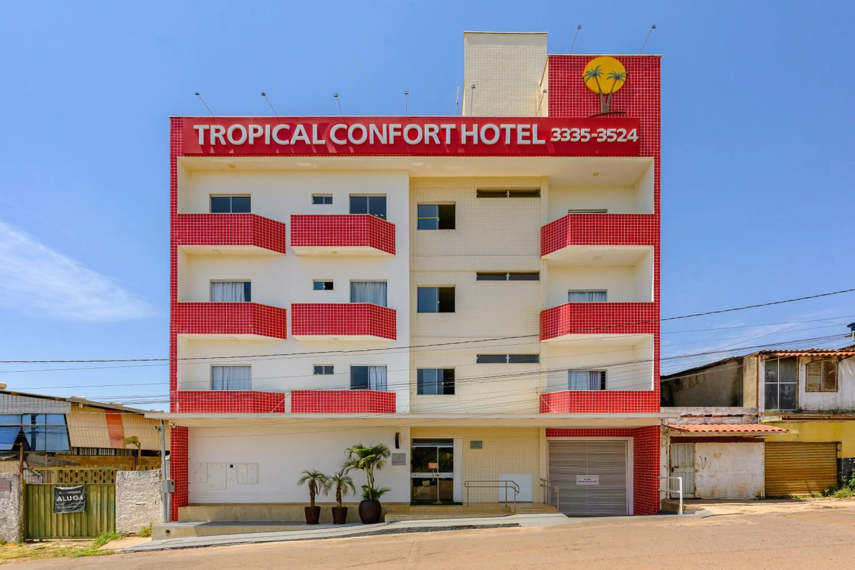 Property building in OYO Tropical Confort Hotel, Brasilia