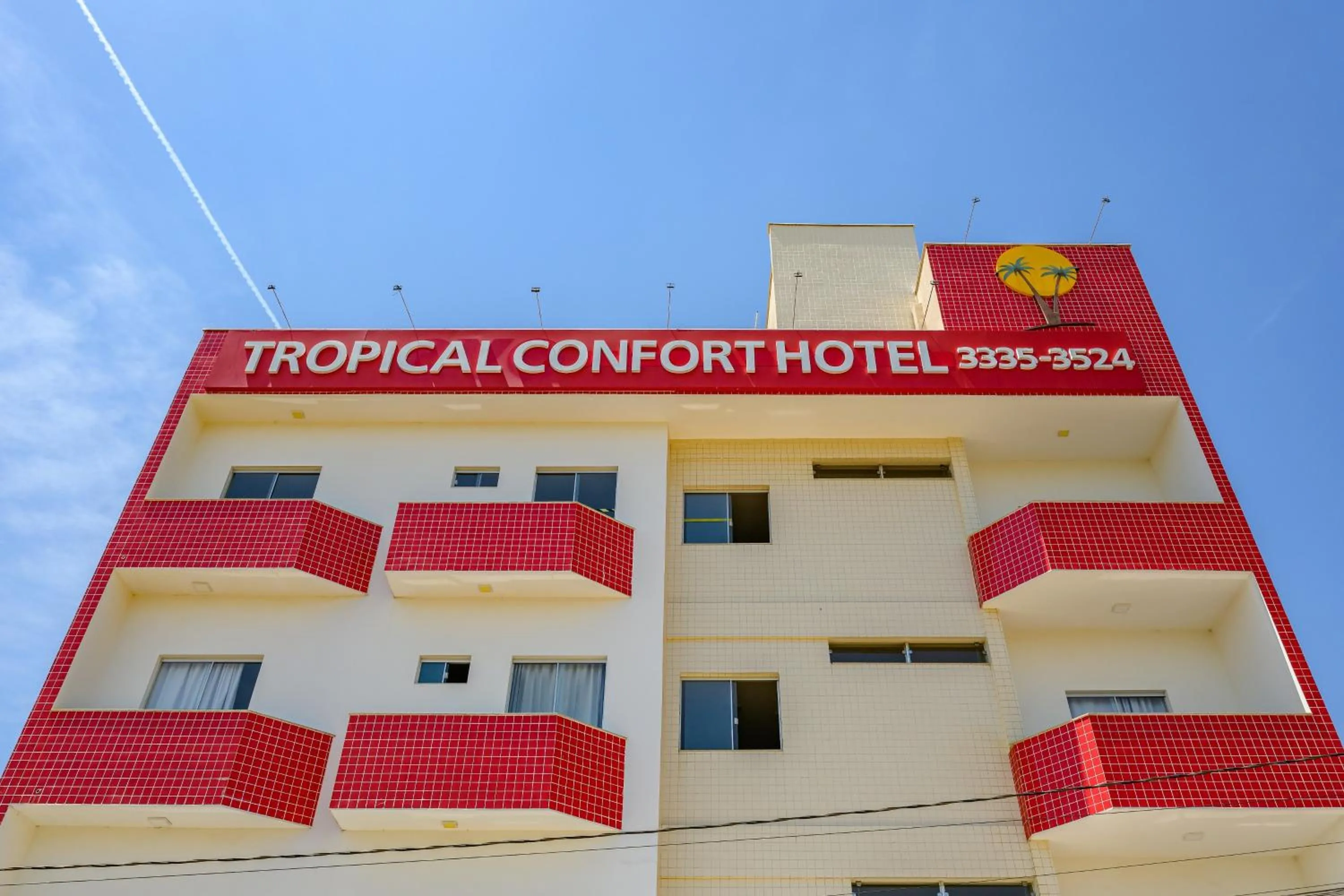 Property building in OYO Tropical Confort Hotel, Brasilia