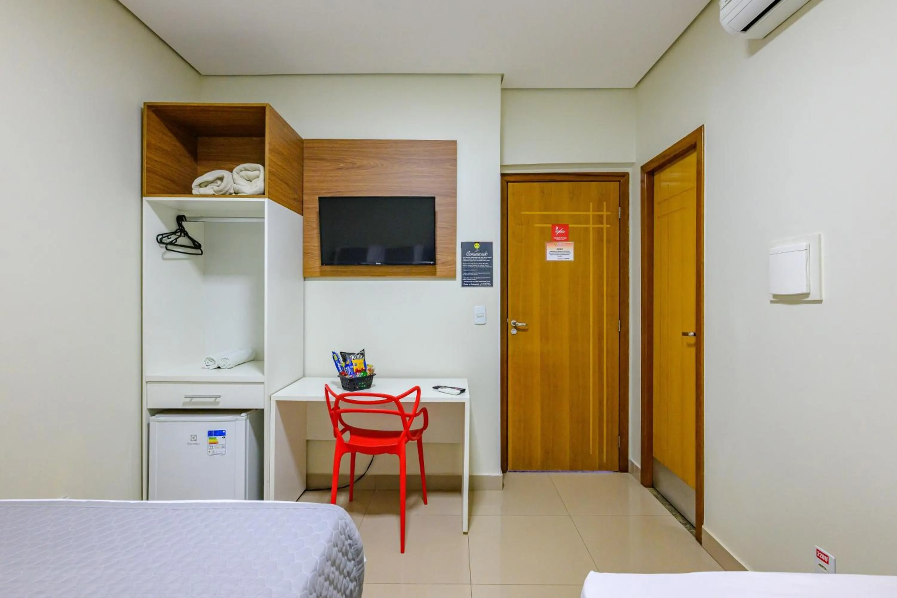 Bedroom, Bed in OYO Tropical Confort Hotel, Brasilia
