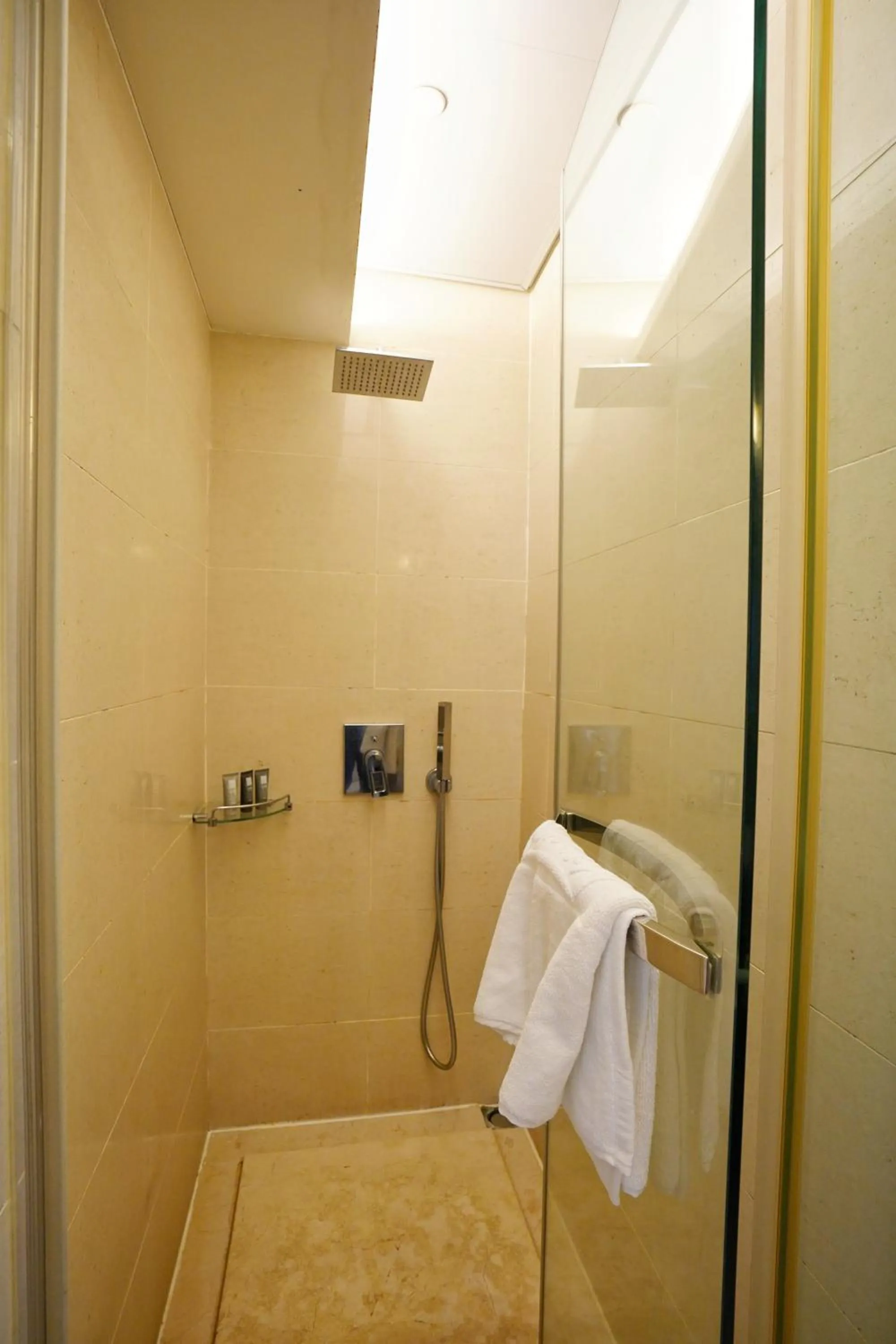 Bathroom in Mia Casa Hotel