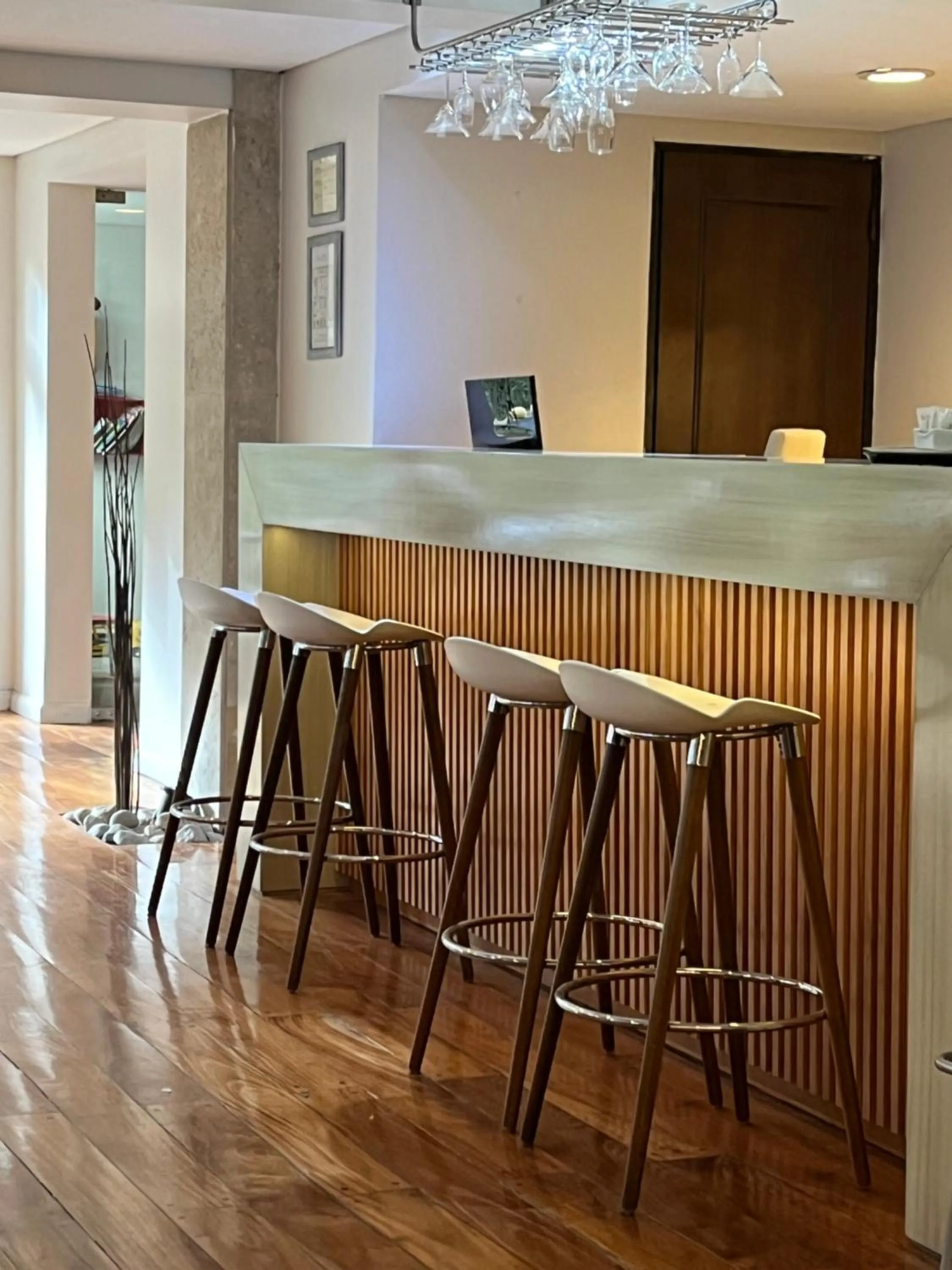 Lounge or bar in Kenton Palace Bariloche