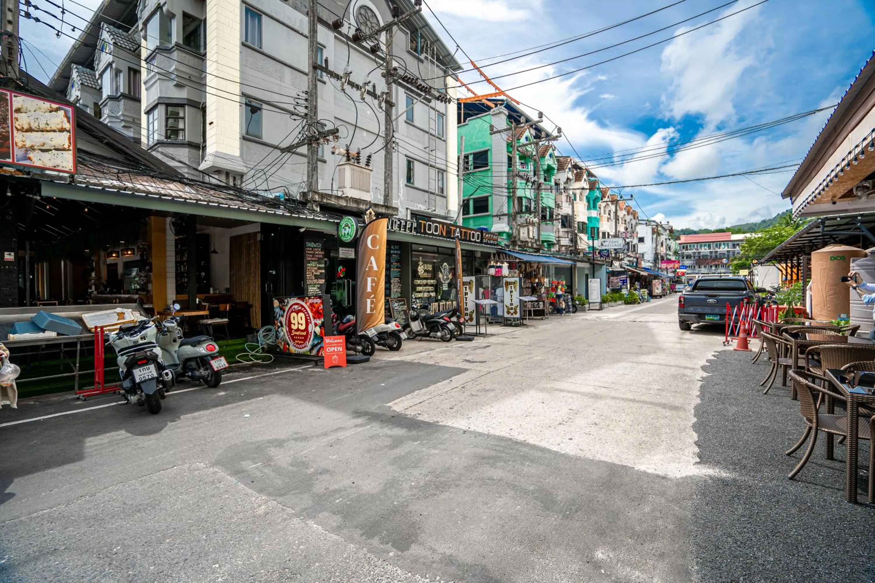 Property building in UNOTEL Karon Beach