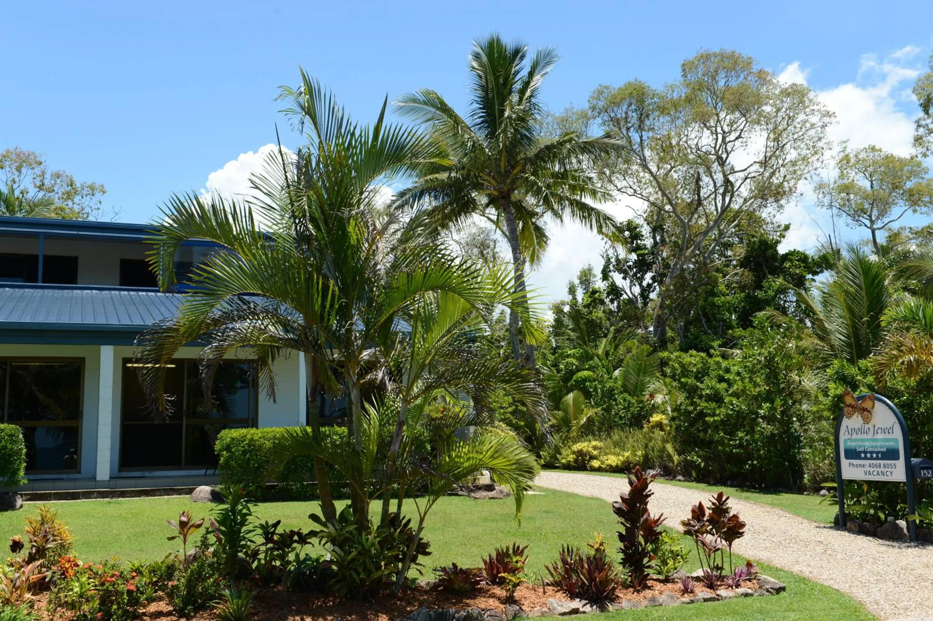 Facade/entrance in Apollo Jewel Beachfront Apartments