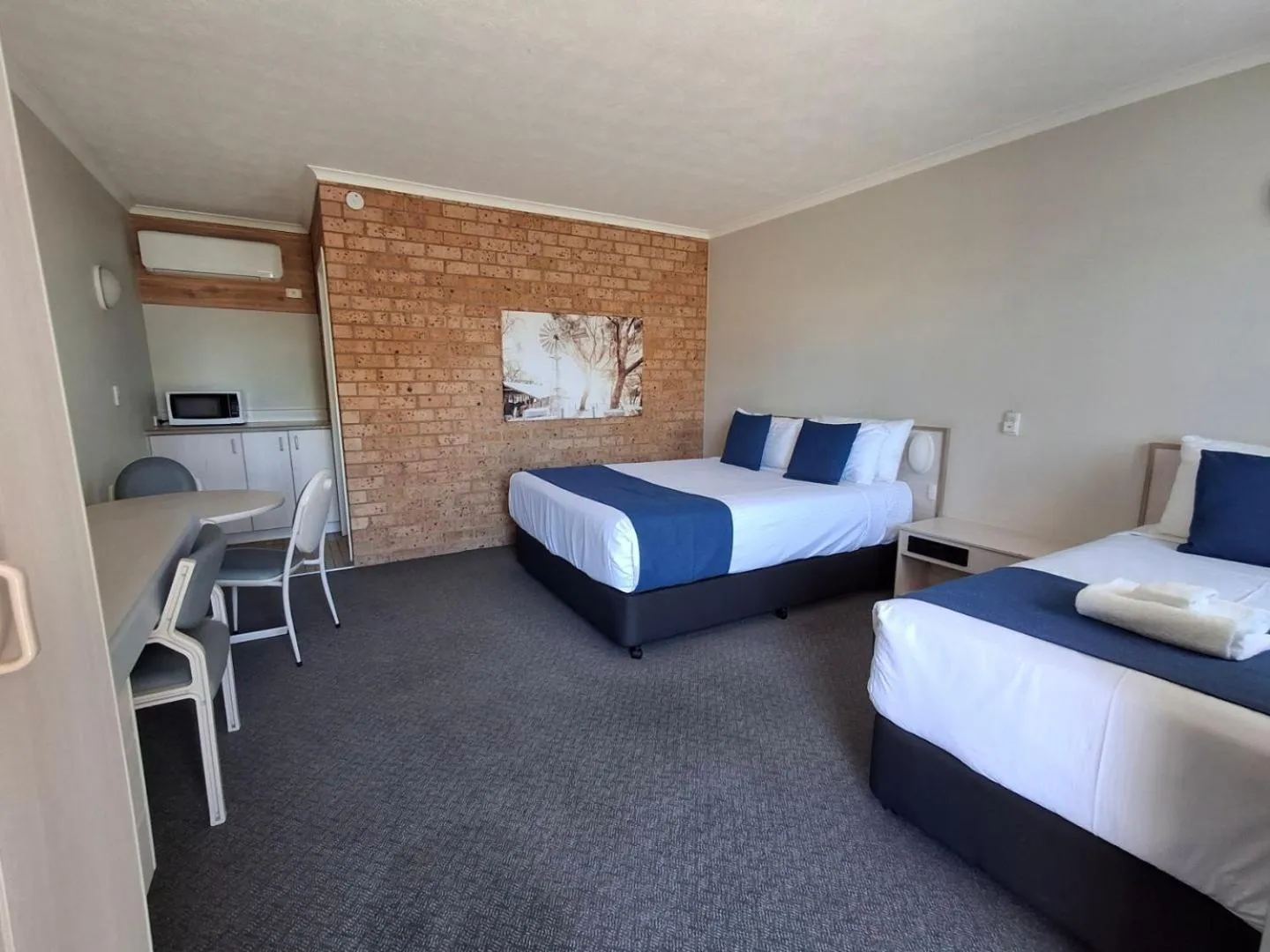 Bed in Blue Diamond Motor Inn