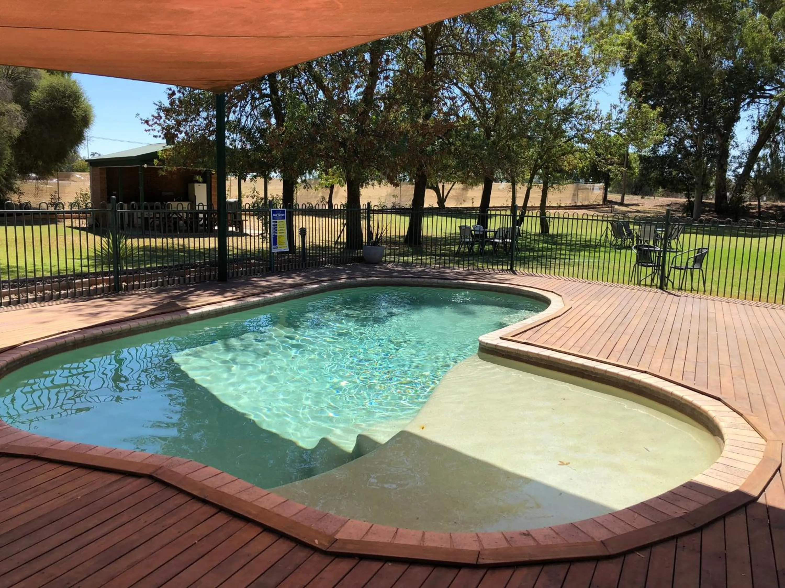 BBQ facilities, Swimming Pool in Bullanginya Lodge