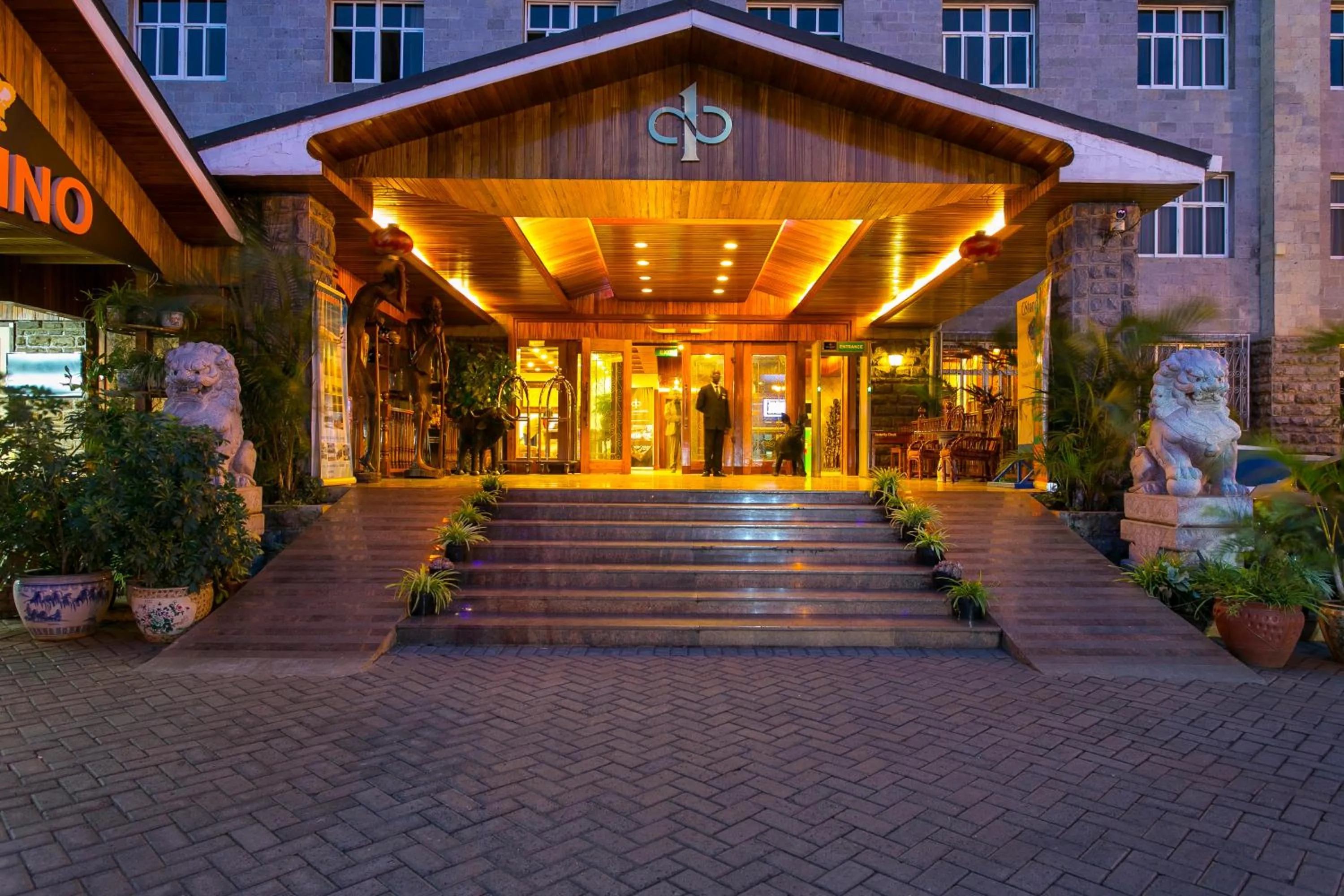 Facade/entrance in Eastland Hotel