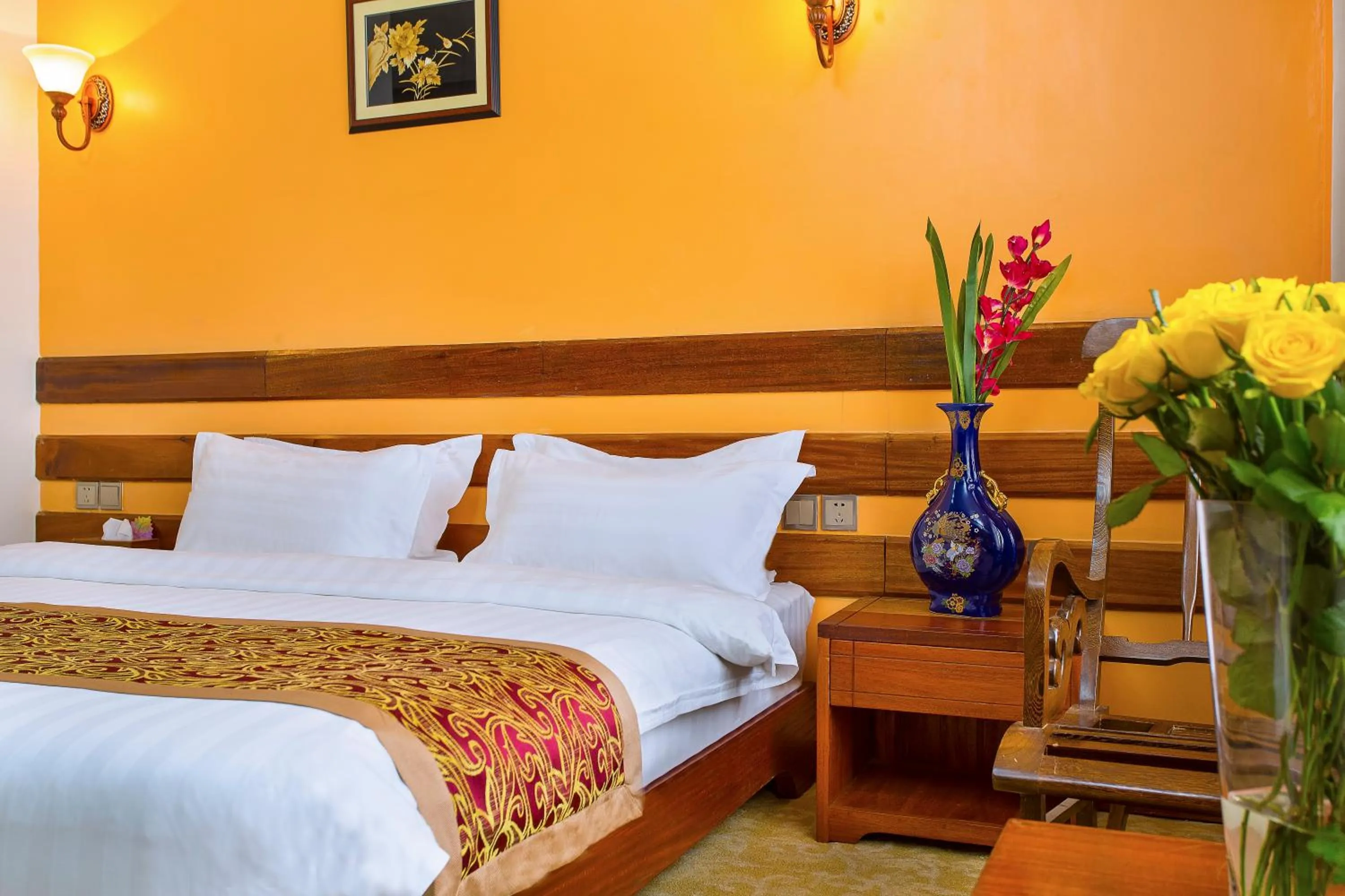 Bedroom, Bed in Eastland Hotel