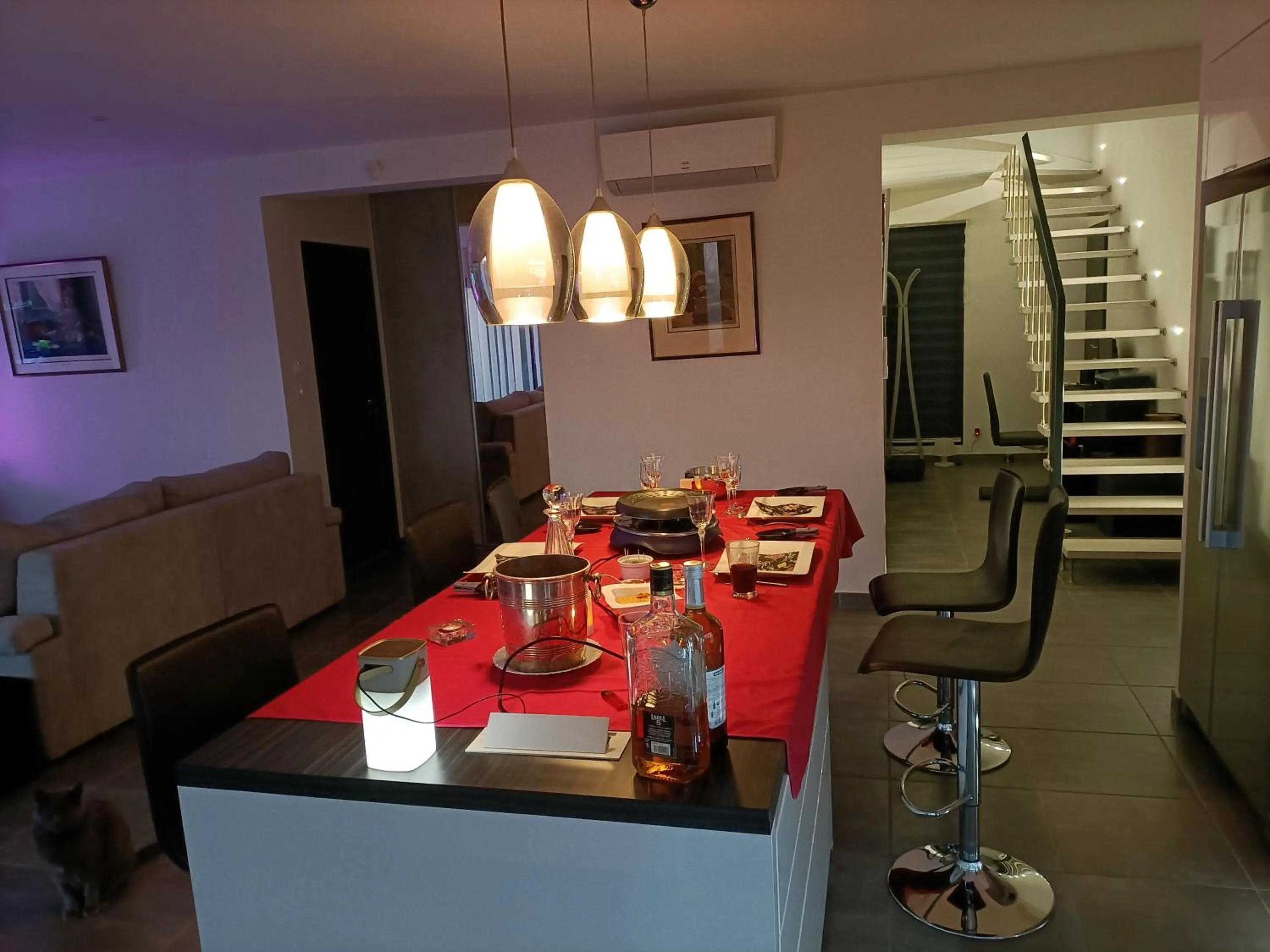 Dining area in CHAMBRE COSY Adults only