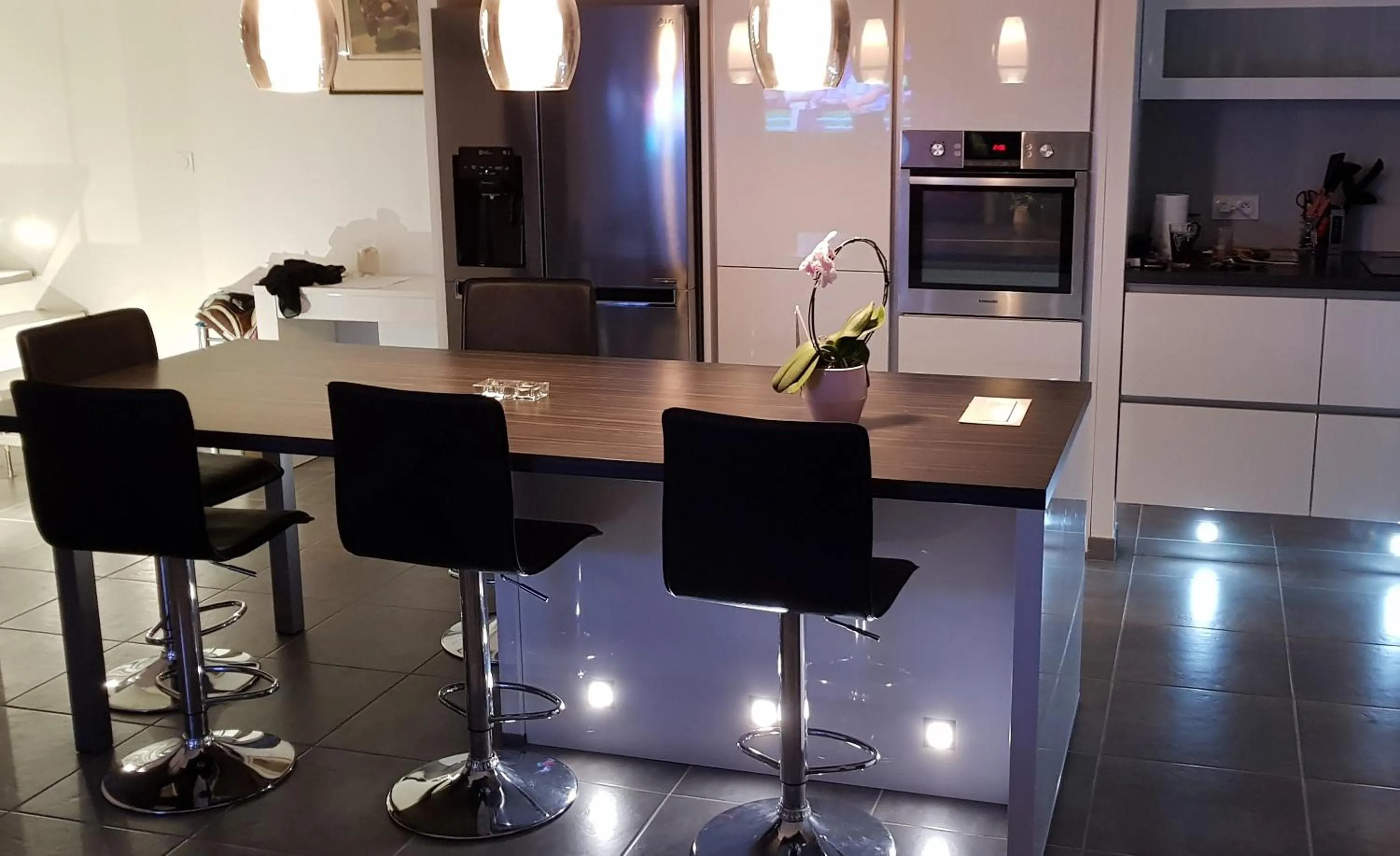 Property building in CHAMBRE COSY Adults only