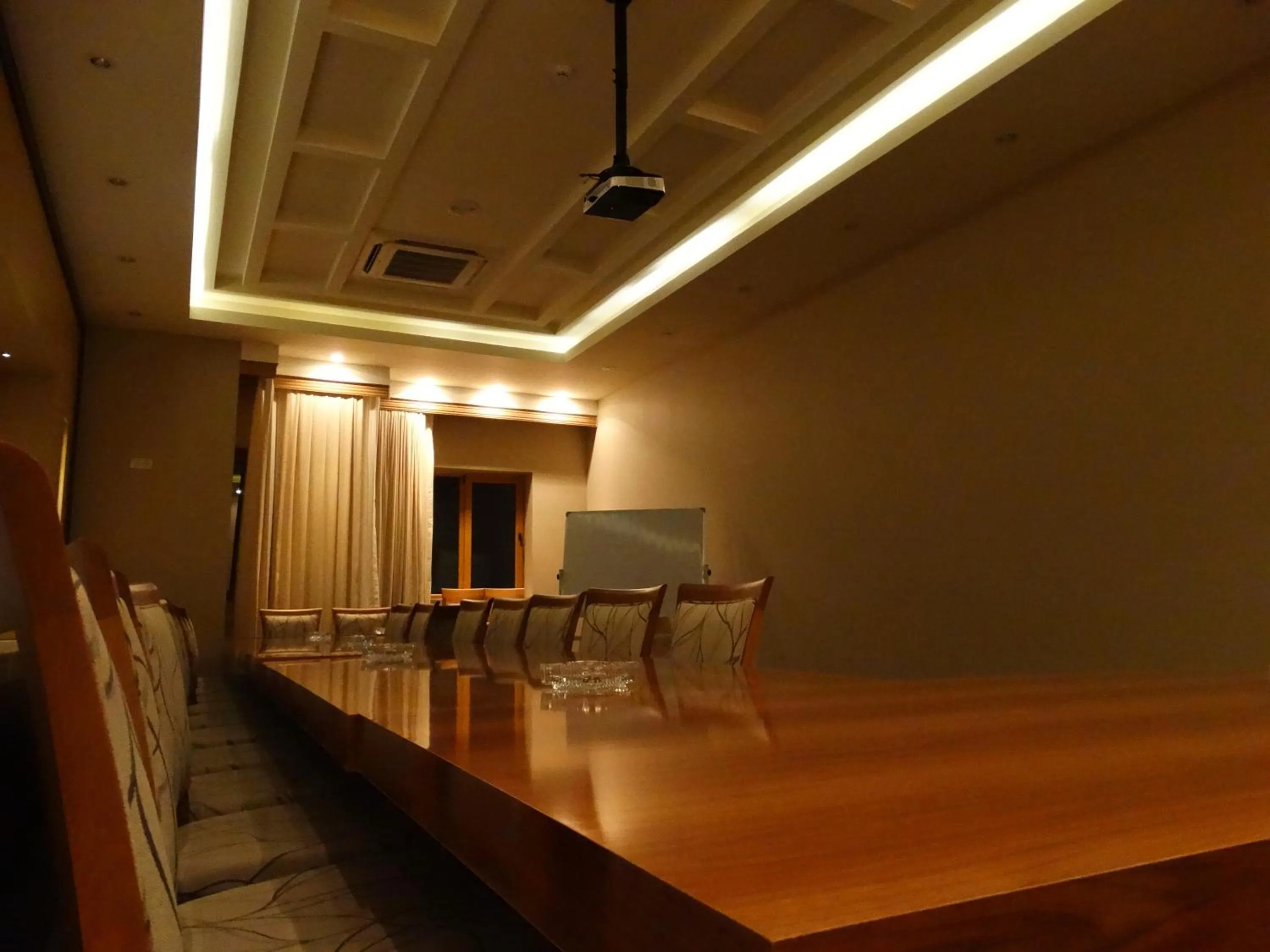 Business facilities in Grand Palace Hotel Erbil