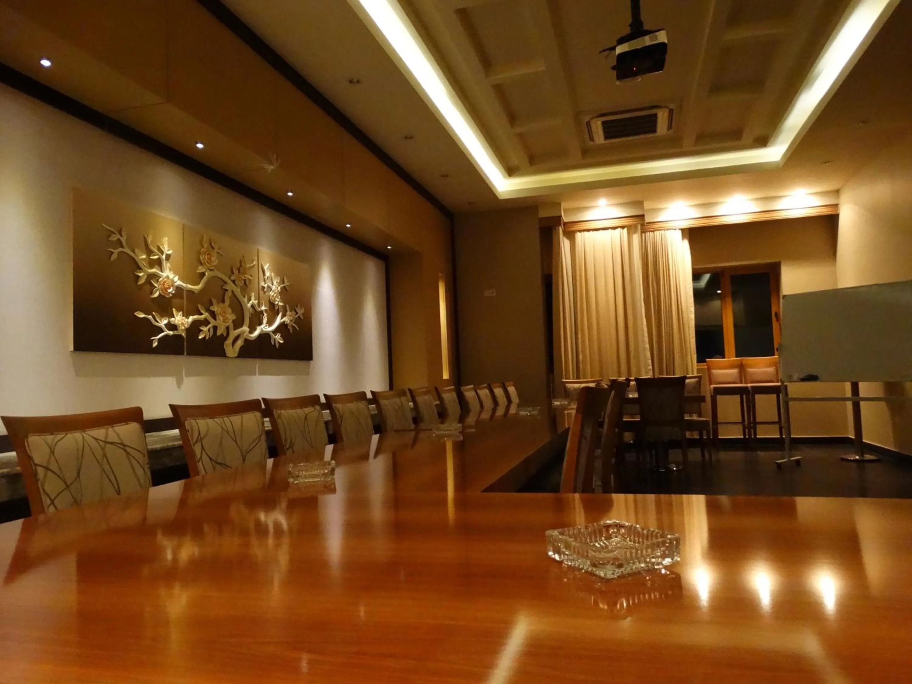 Business facilities in Grand Palace Hotel Erbil