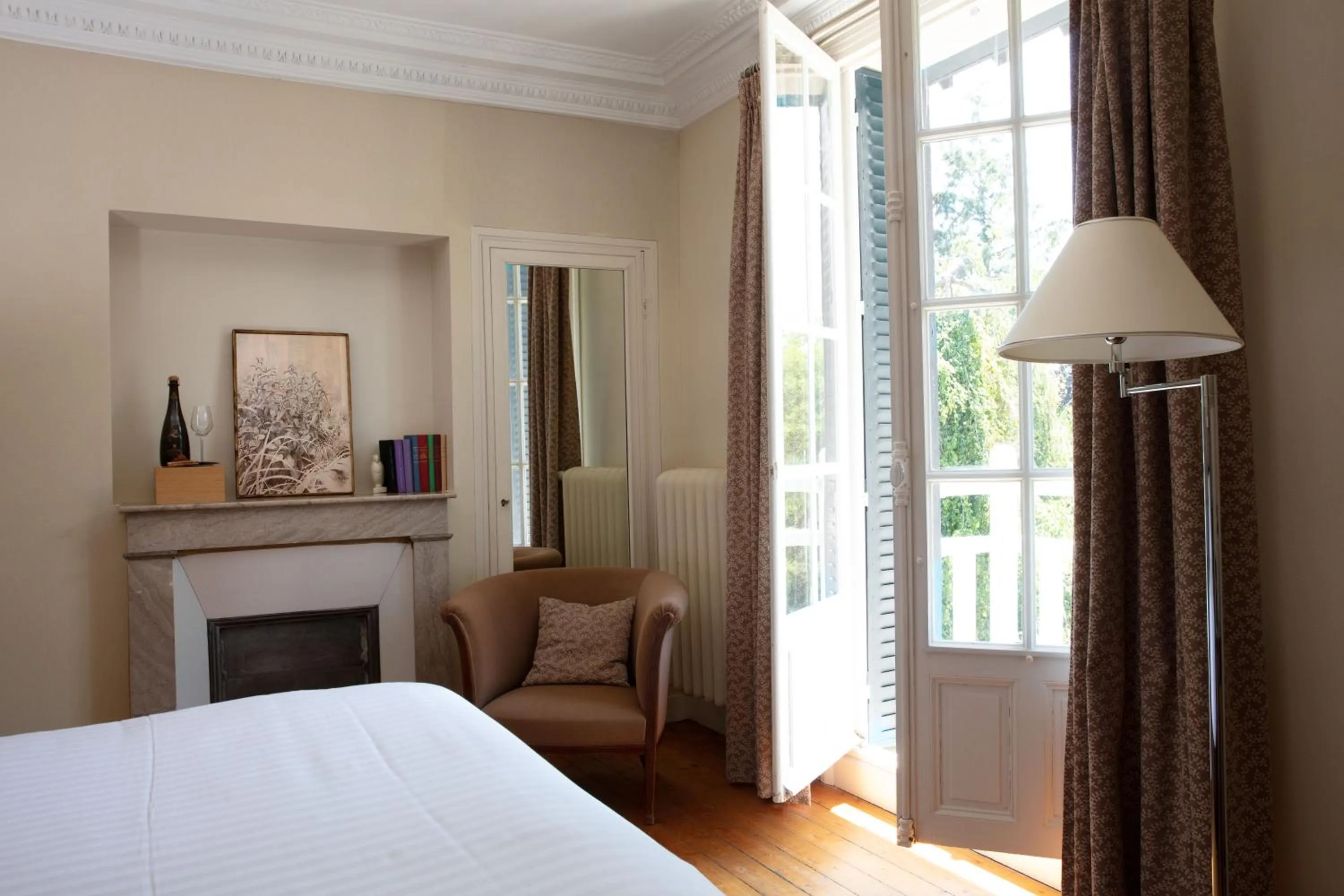 Bedroom, Bed in Le Jardin des Plumes