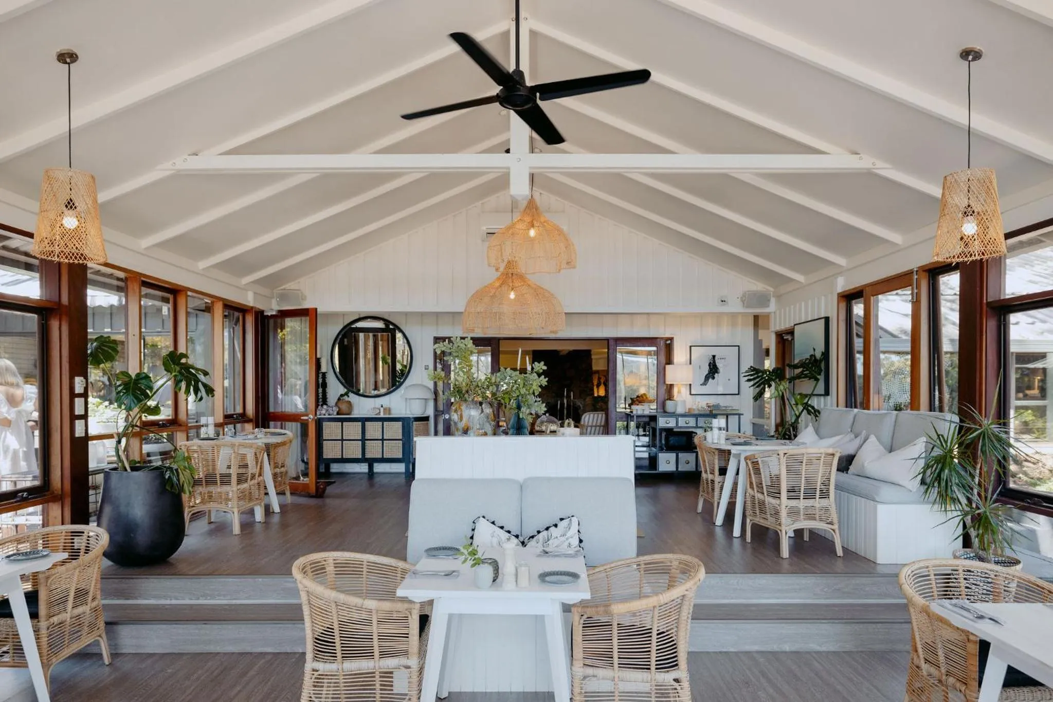 Dining area in Empire Spa Retreat