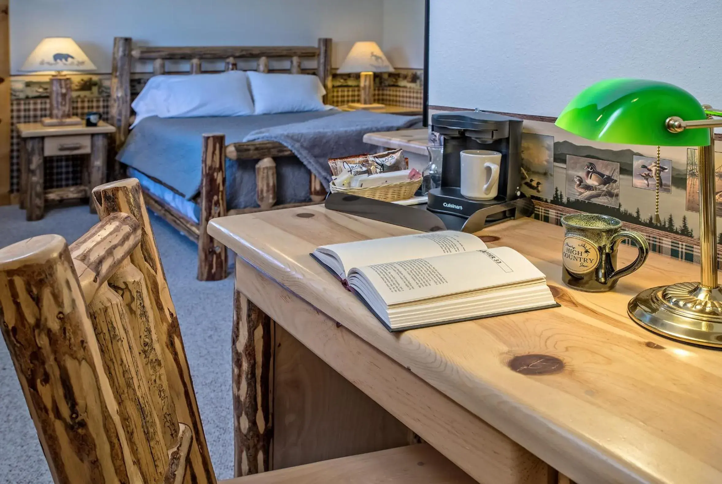 Deluxe Queen Room in Stanley High Country Inn Deluxe Queen Room in Stanley High Country Inn