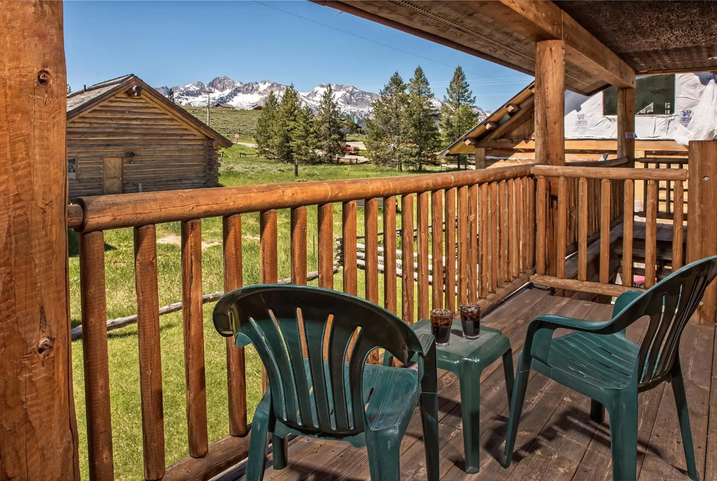 Double Room with Balcony in Stanley High Country Inn Double Room with Balcony in Stanley High Country Inn