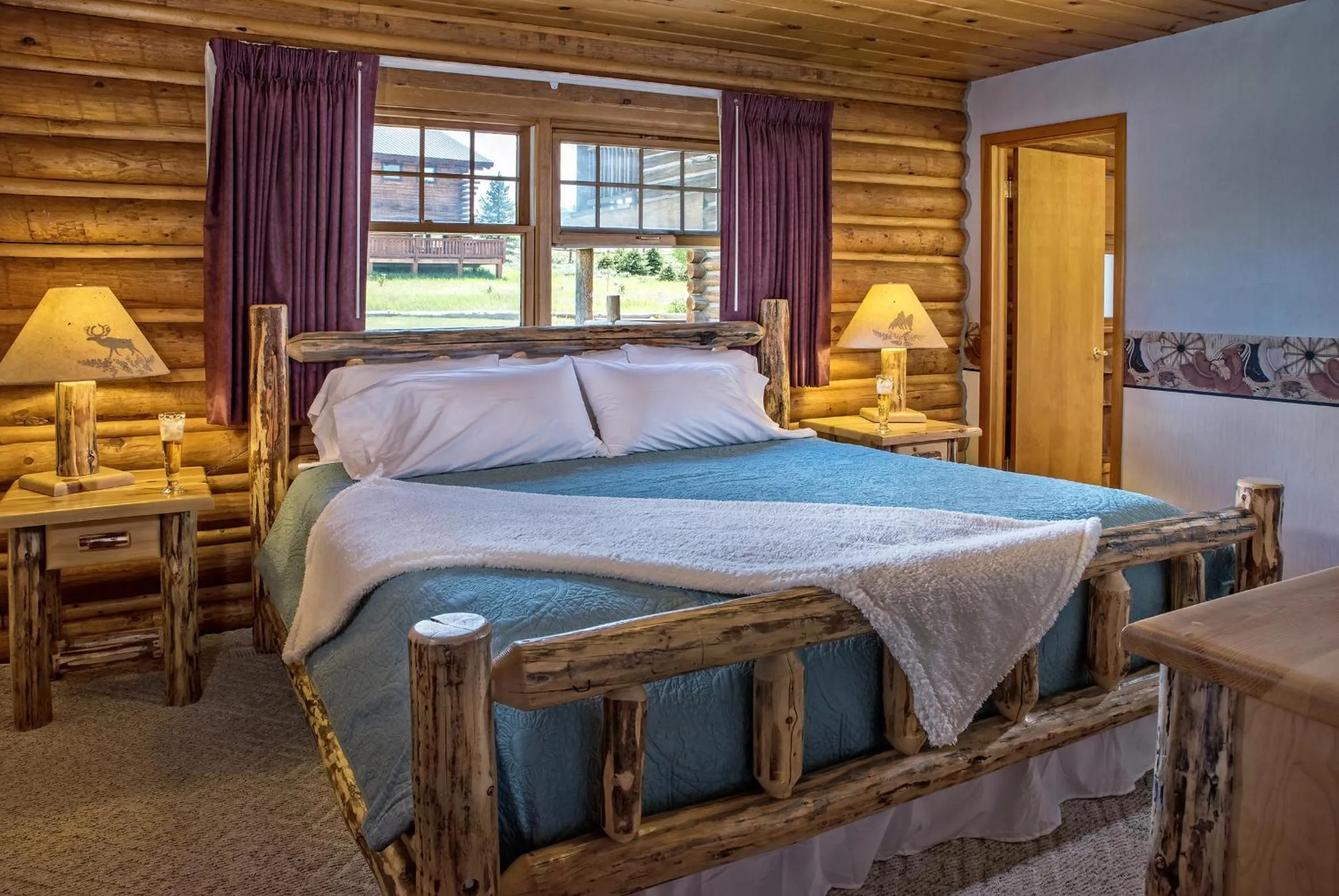 Bed in Stanley High Country Inn
