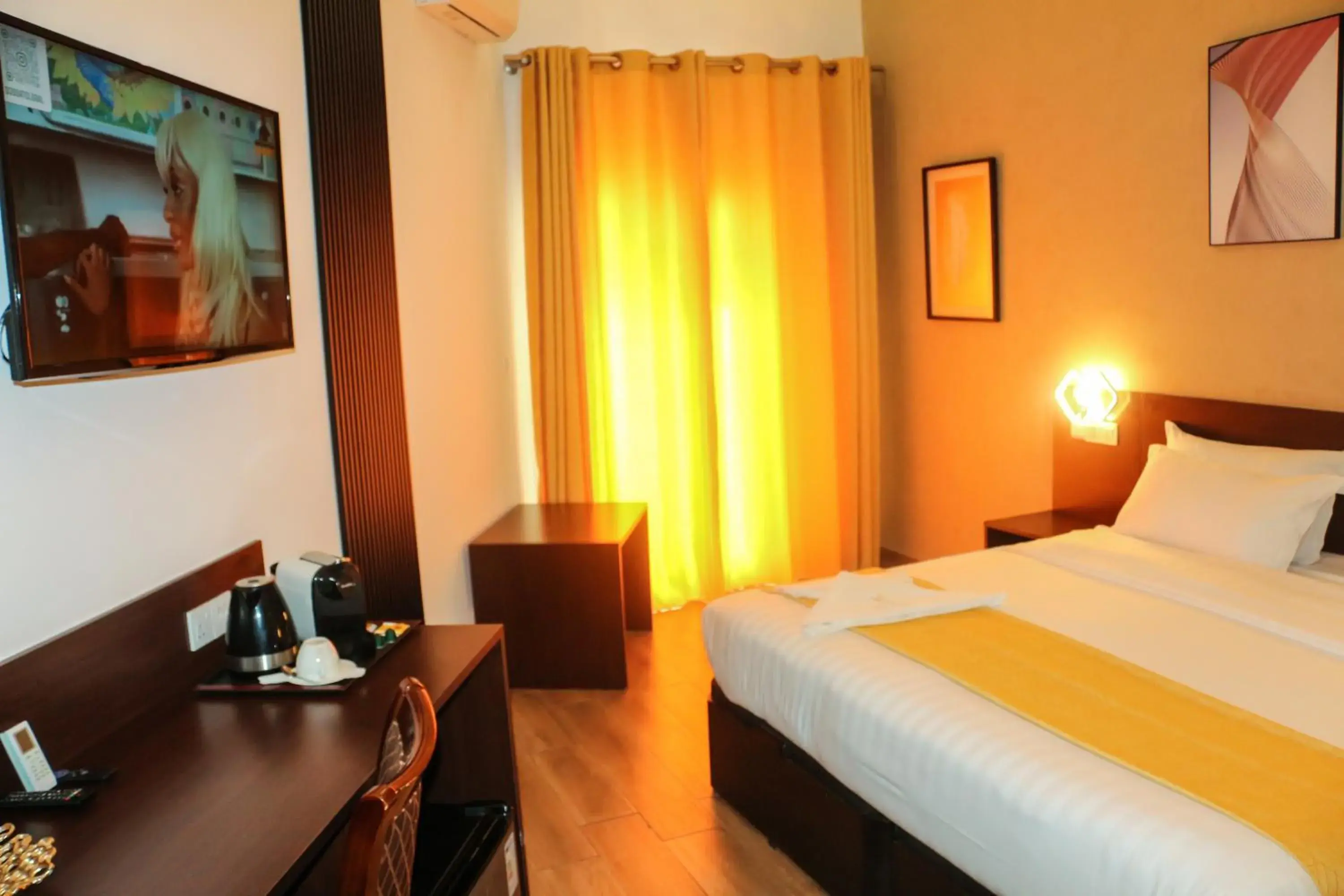 Junior Suite - single occupancy in HOTEL COLONIA Junior Suite - single occupancy in HOTEL COLONIA