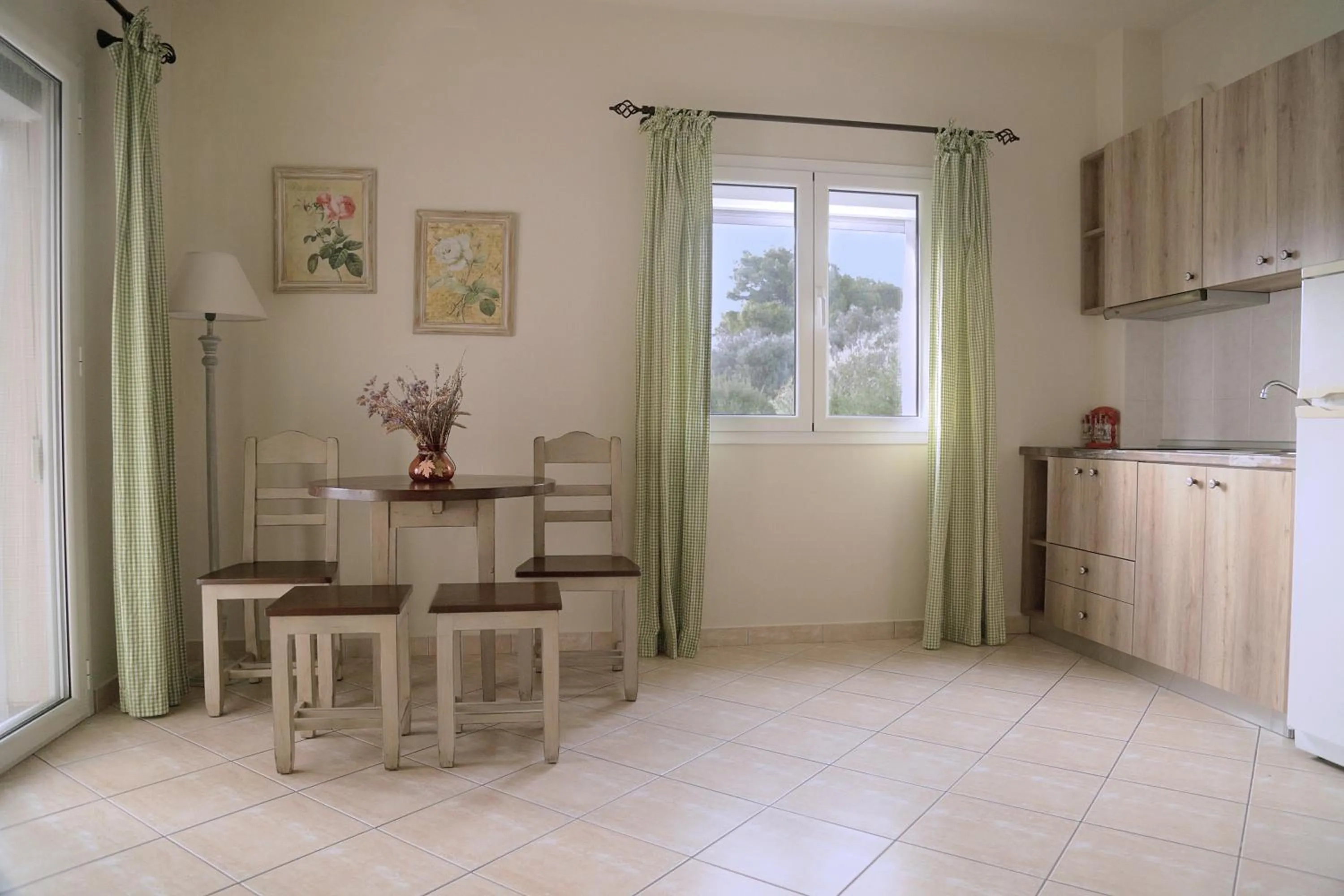 Kitchen or kitchenette in Triantafilia Guesthouse