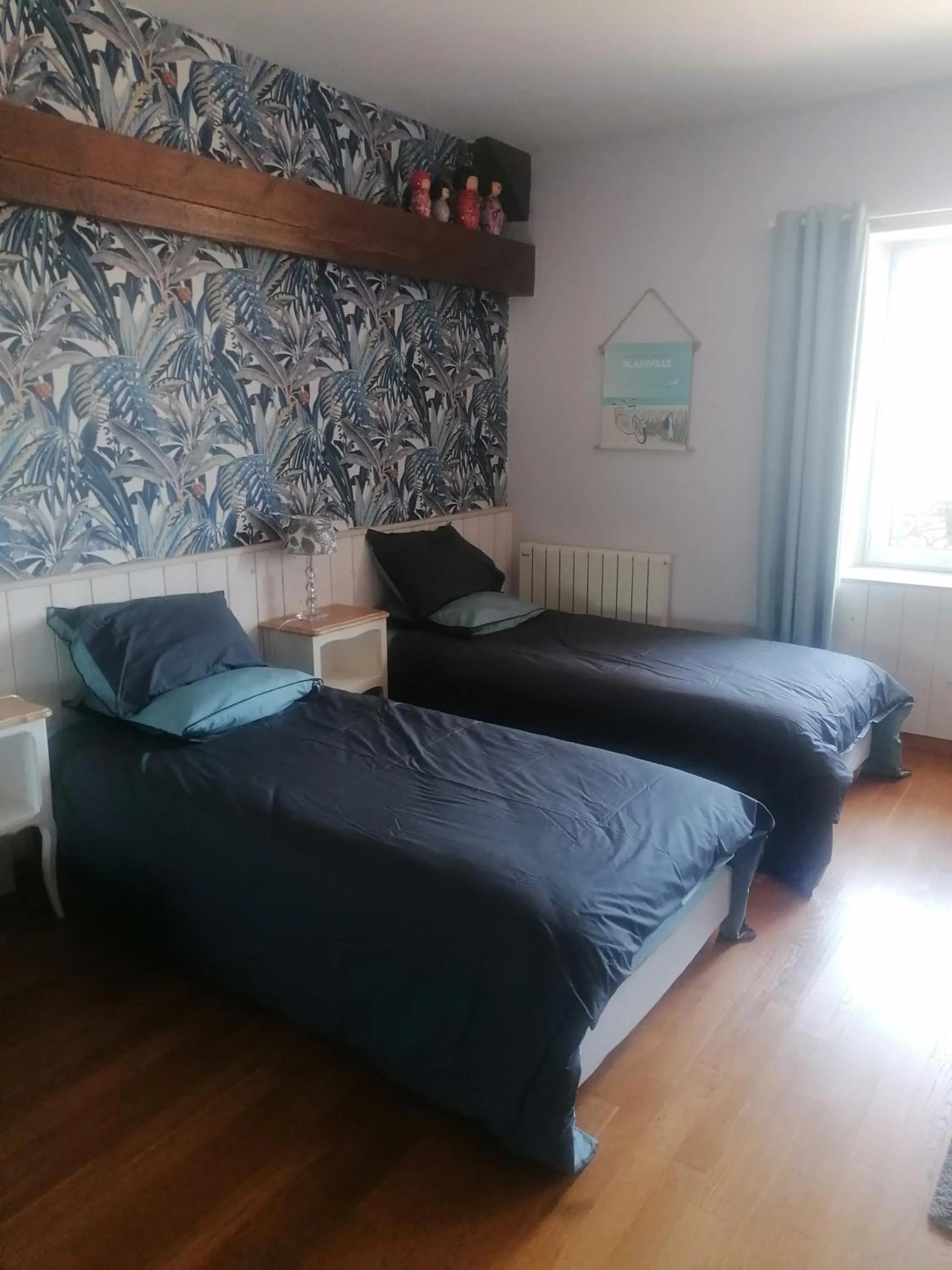 Photo of the whole room, Bed in La Parisiere