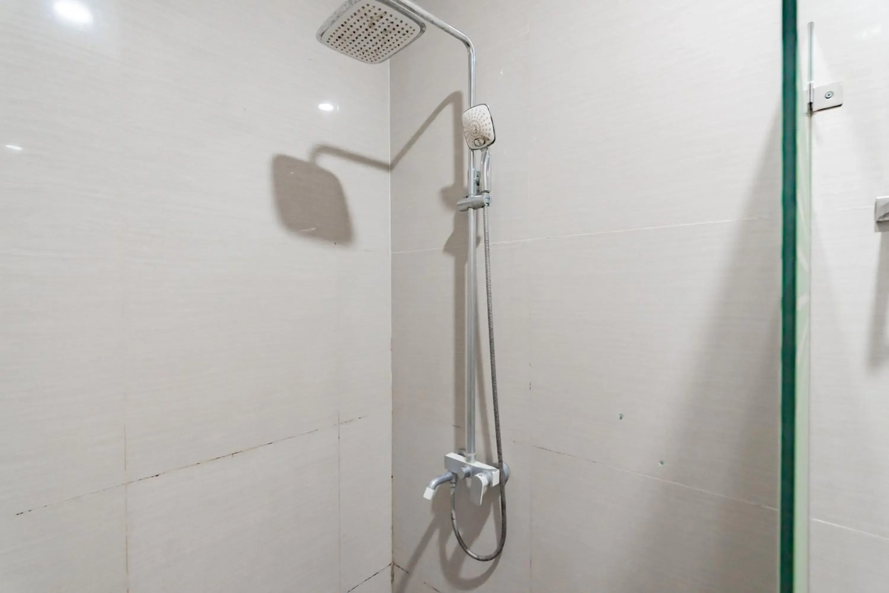 Suite in RedDoorz Plus @ Point Phila Cihampelas Suite in RedDoorz Plus @ Point Phila Cihampelas