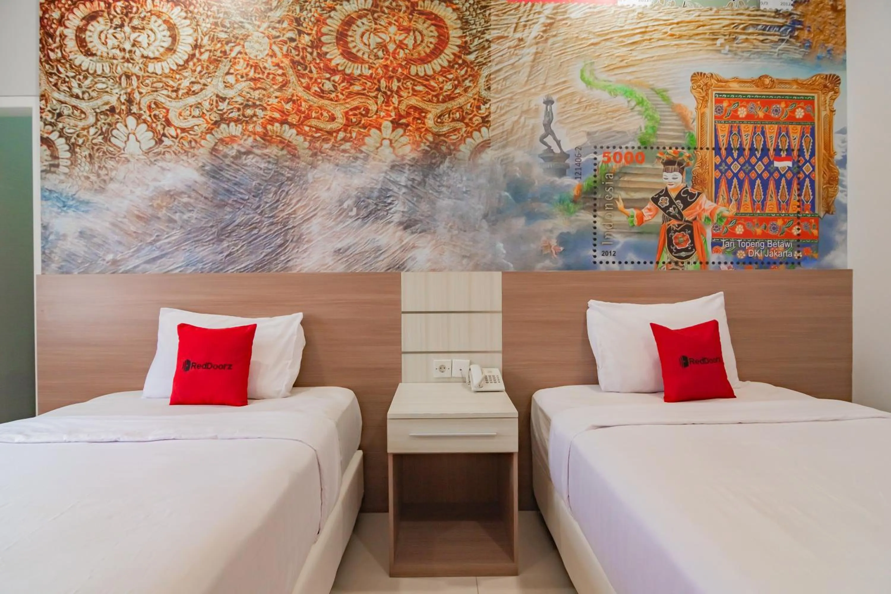 Bedroom, Bed in RedDoorz Plus @ Point Phila Cihampelas