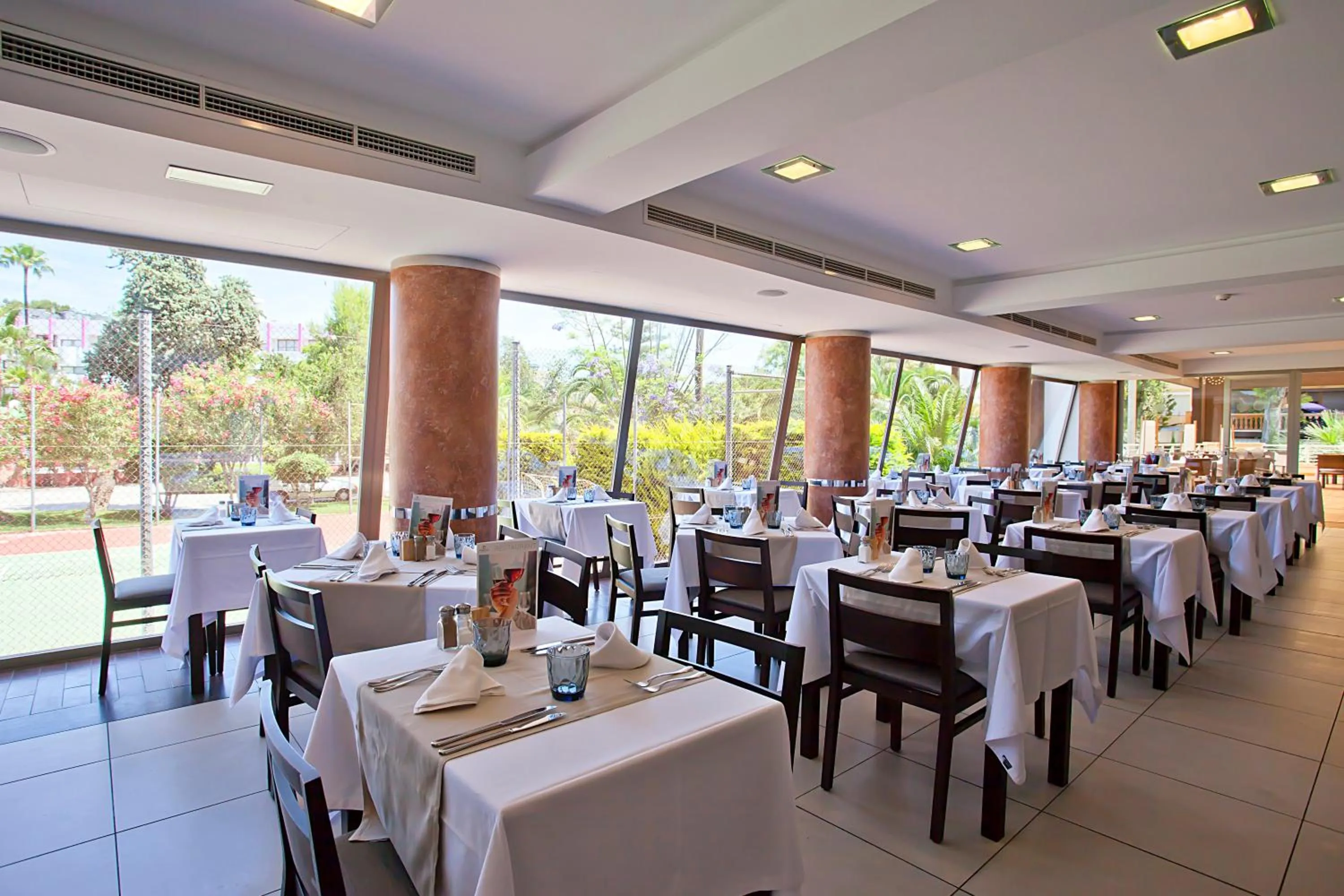 Restaurant/places to eat in FERGUS Bermudas