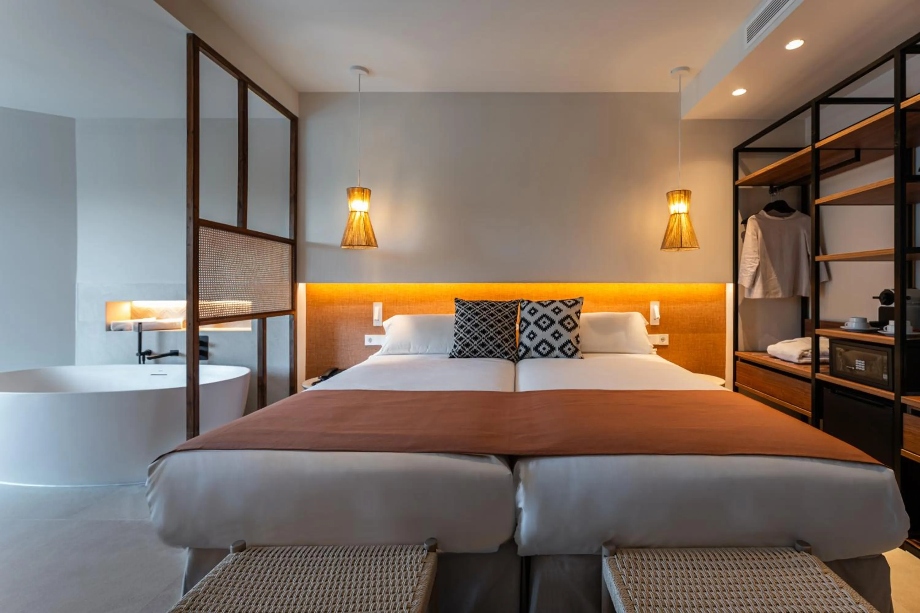 Bedroom, Bed in FERGUS Bermudas