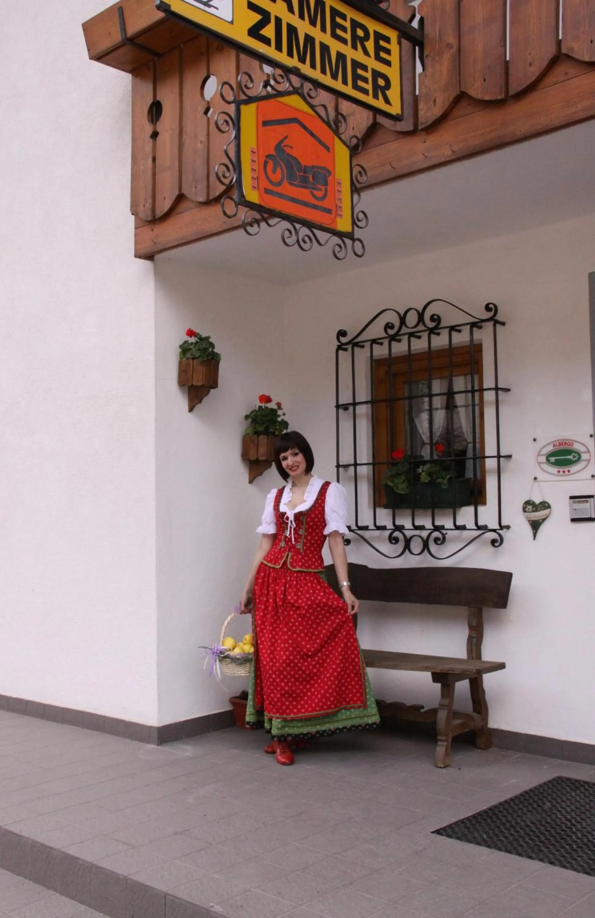 Facade/entrance in Garni Biancaneve Ruffrè-Mendola